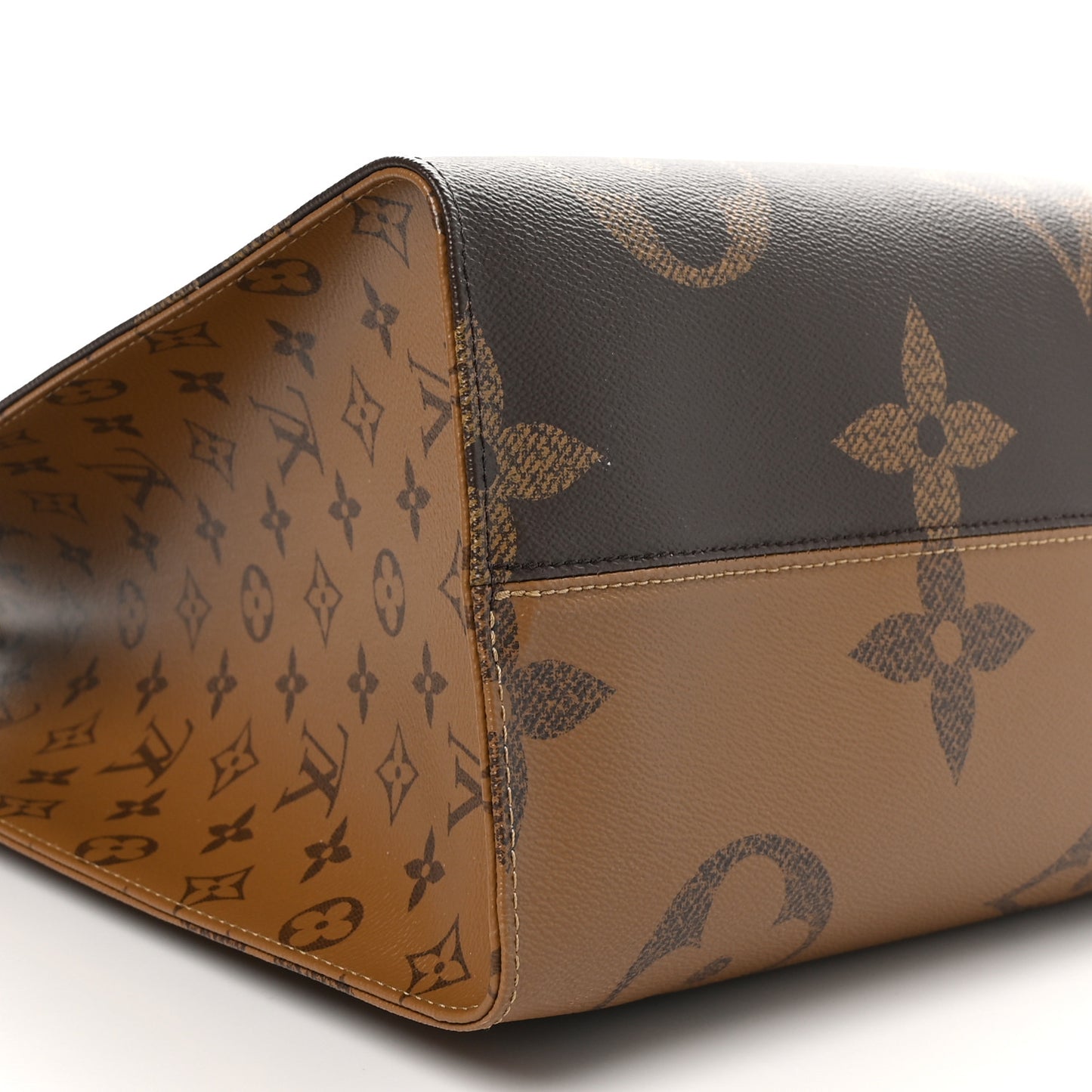 Reverse Monogram Giant Onthego GM