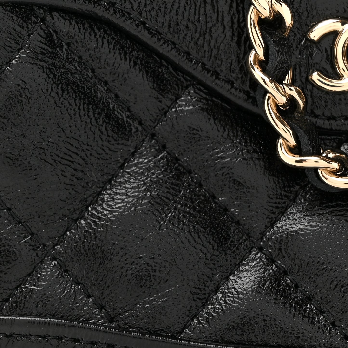 Shiny Lambskin Quilted Micro 31 Clutch With Chain Black