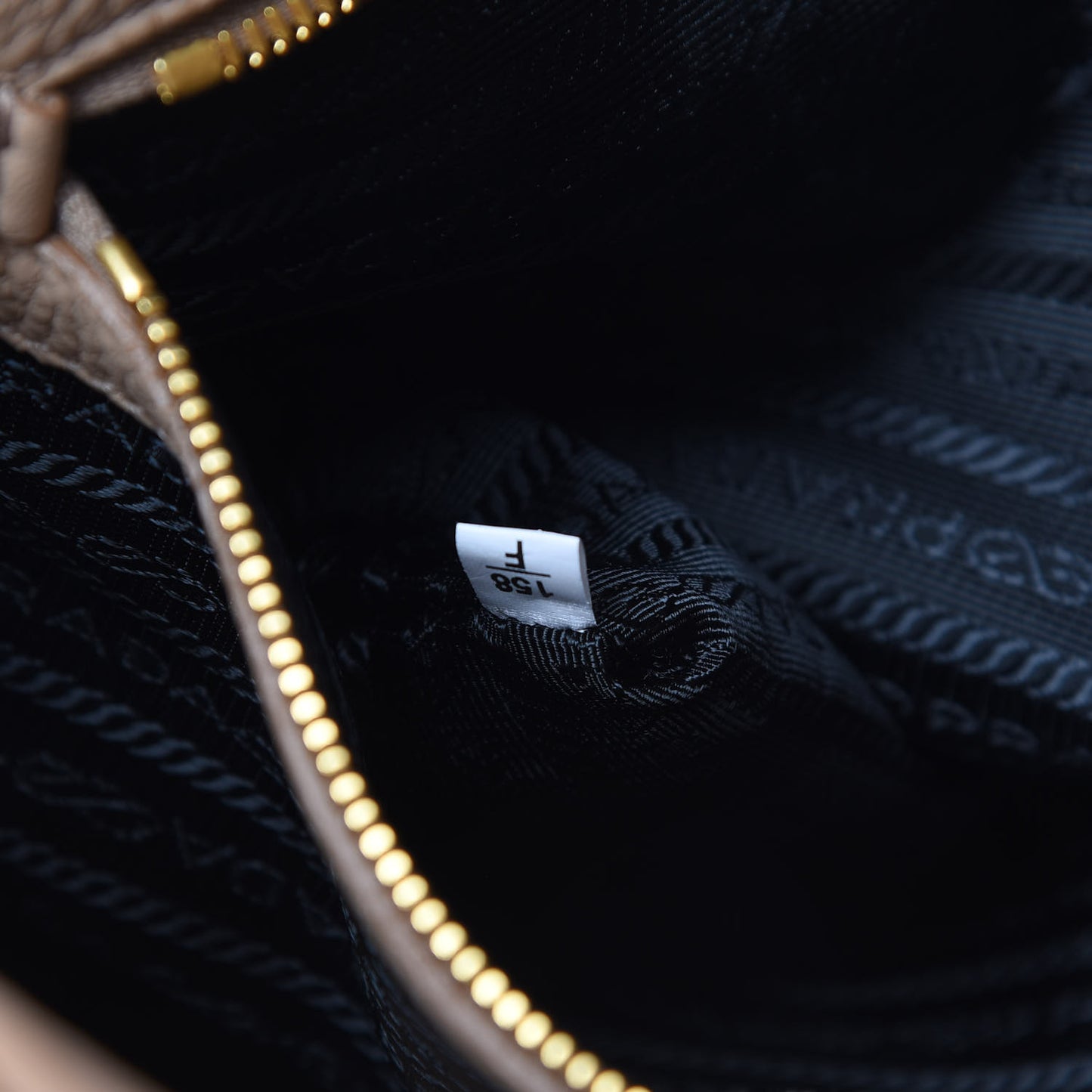 Vitello Phenix Satchel Cammeo
