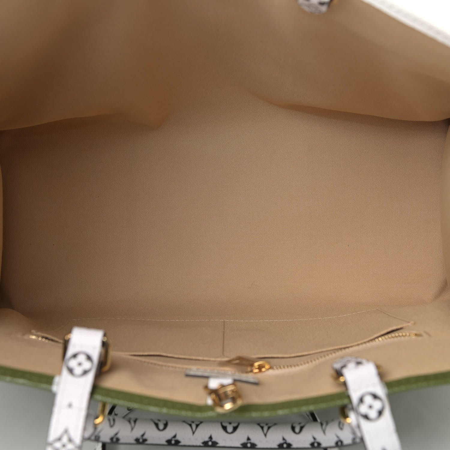 Louis Vuitton Monogram Giant Onthego GM Kaki Beige 4 of 4