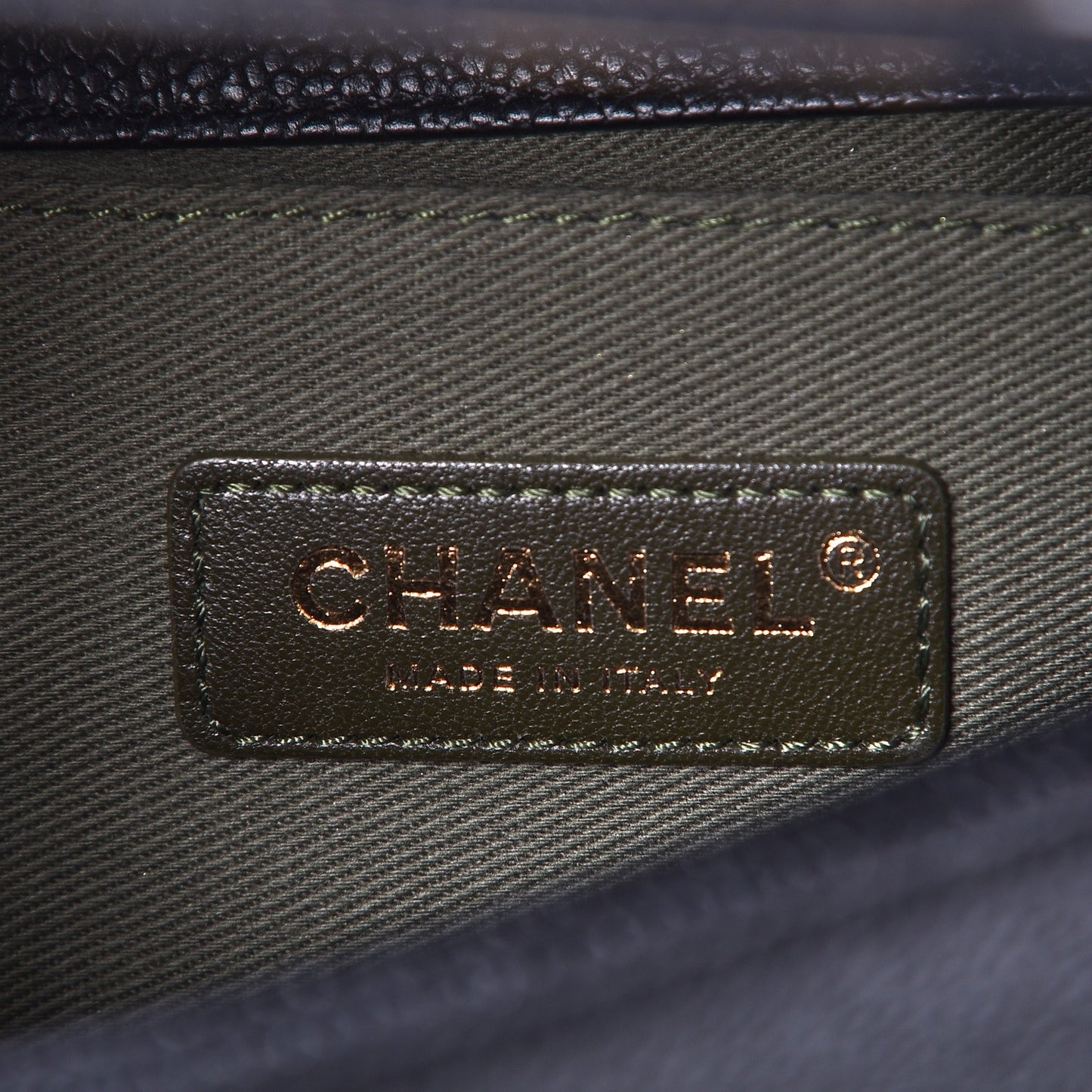Caviar Quilted Medium Boy Flap Black