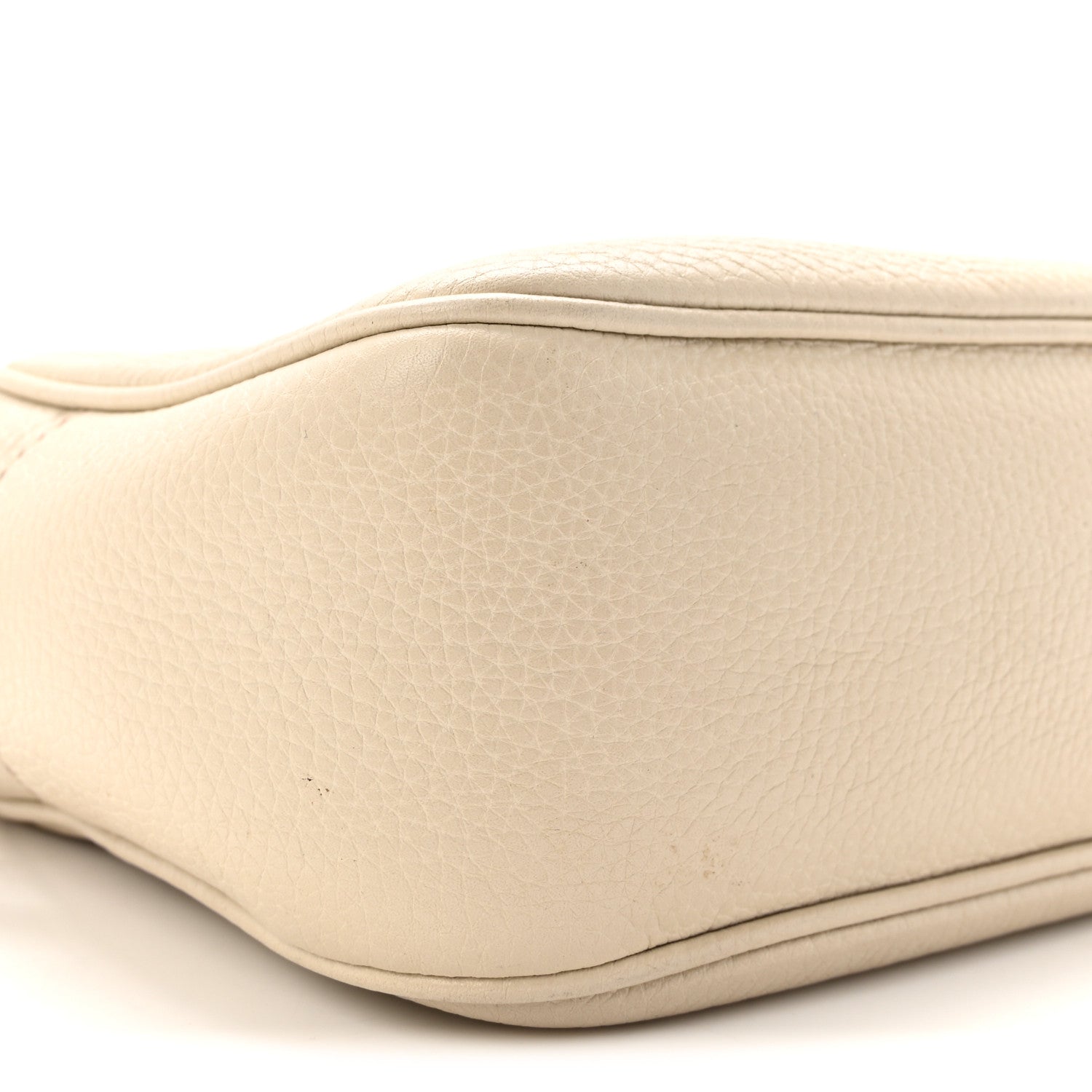 Gucci Pebbled Calfskin Small Soho Disco Bag Off White 9 of 10
