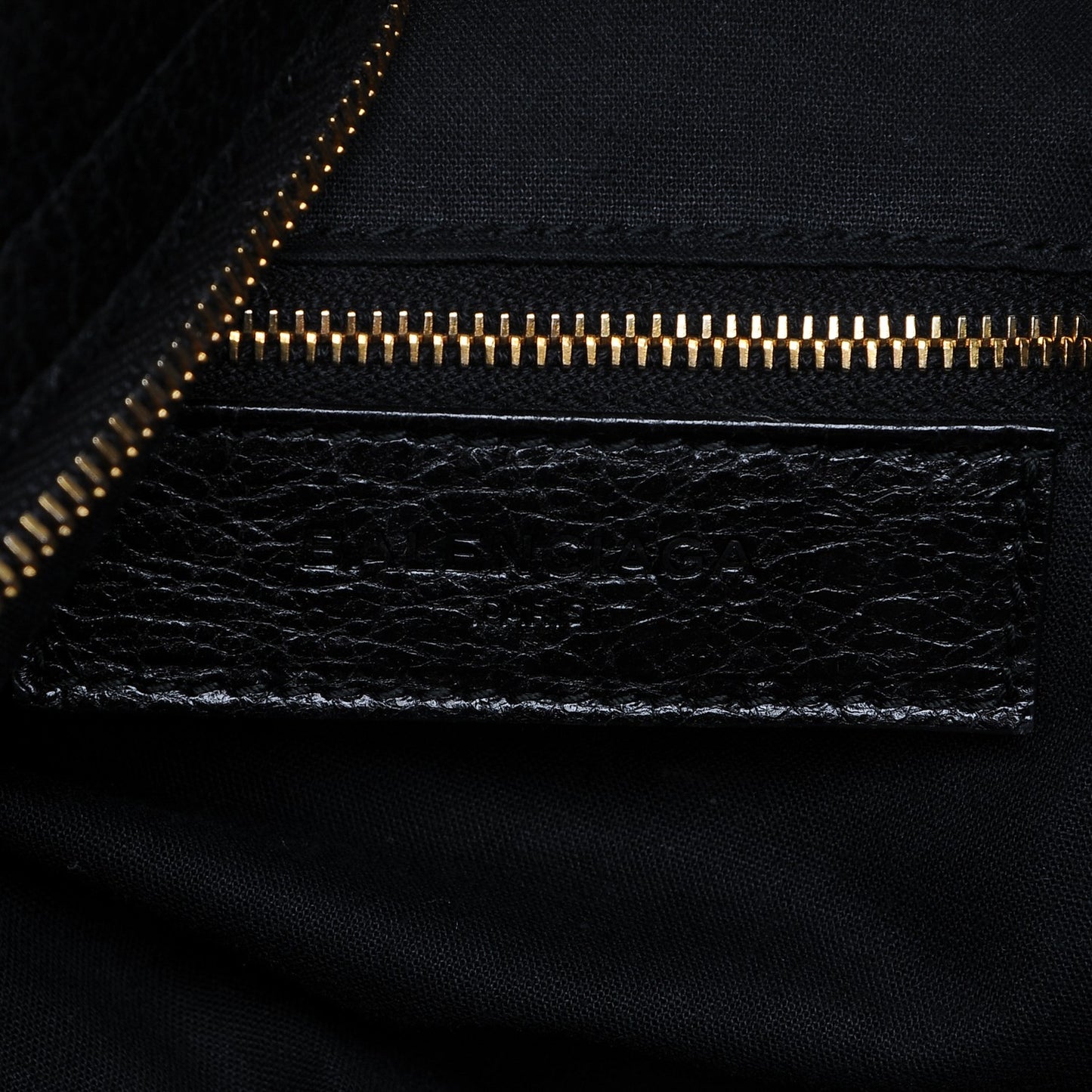 Agneau Giant 12 Gold Hardware Velo Black