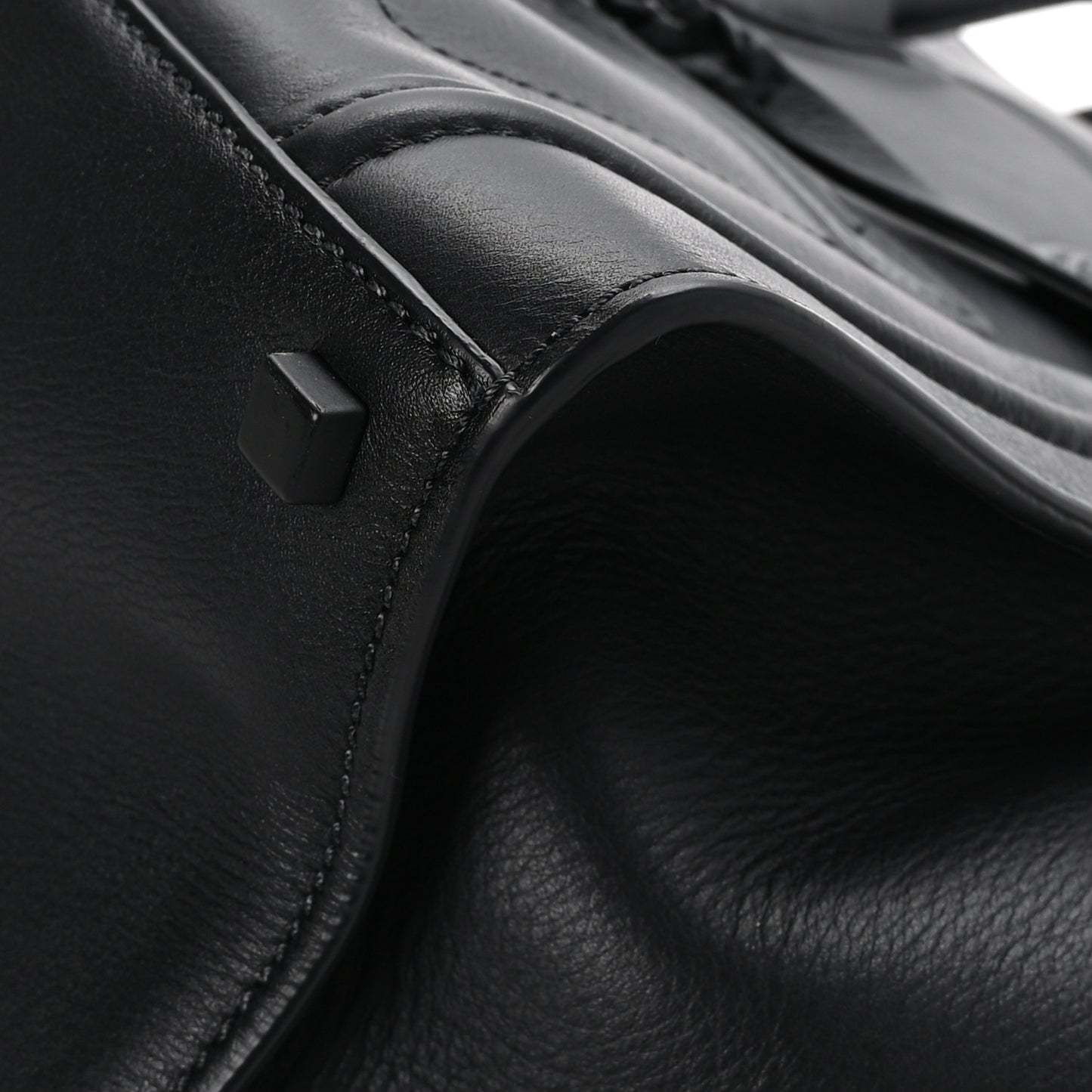 Supple Calfskin Medium Phantom Luggage Black