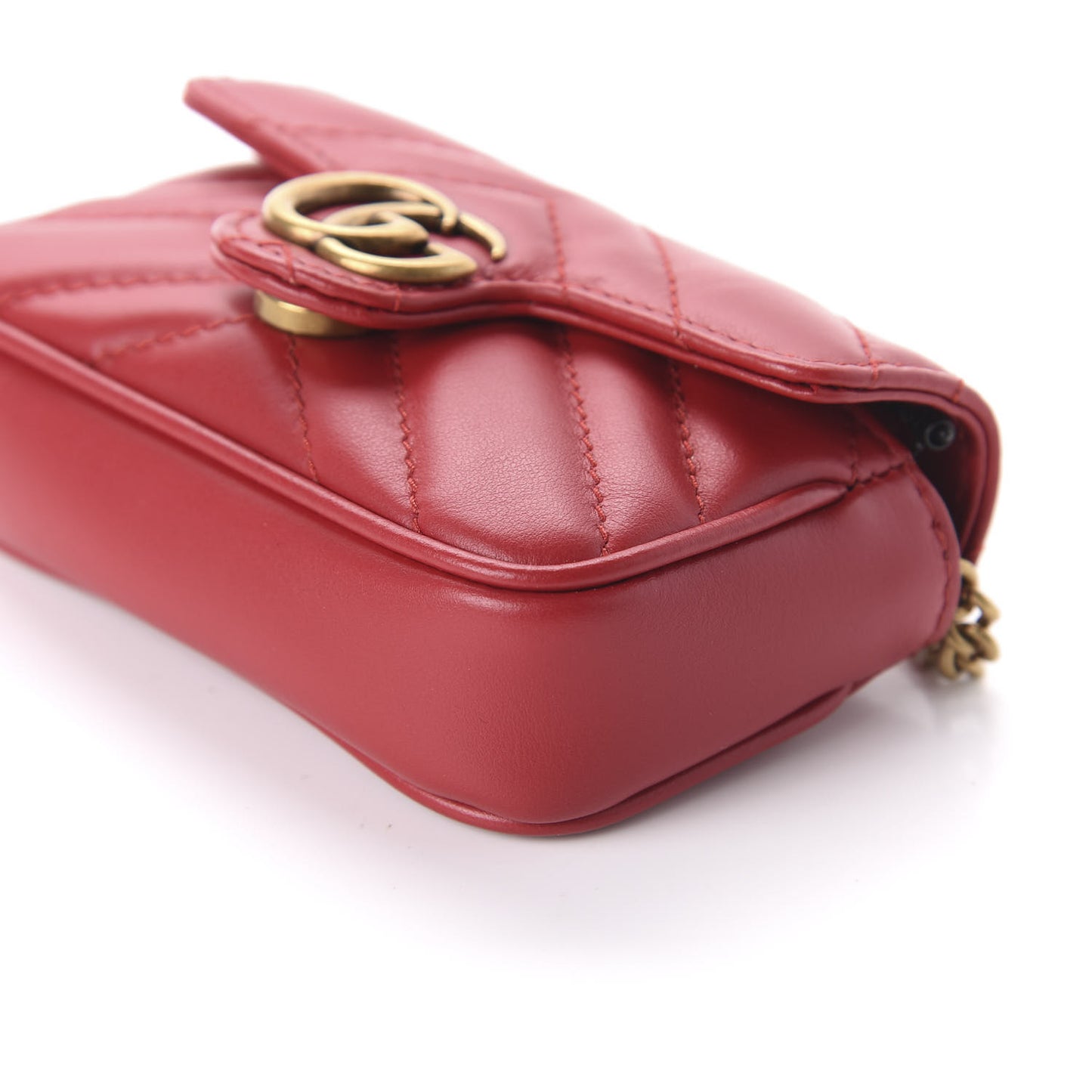 Calfskin Matelasse GG Marmont 2.0 Coin Purse On A Chain Hibiscus Red