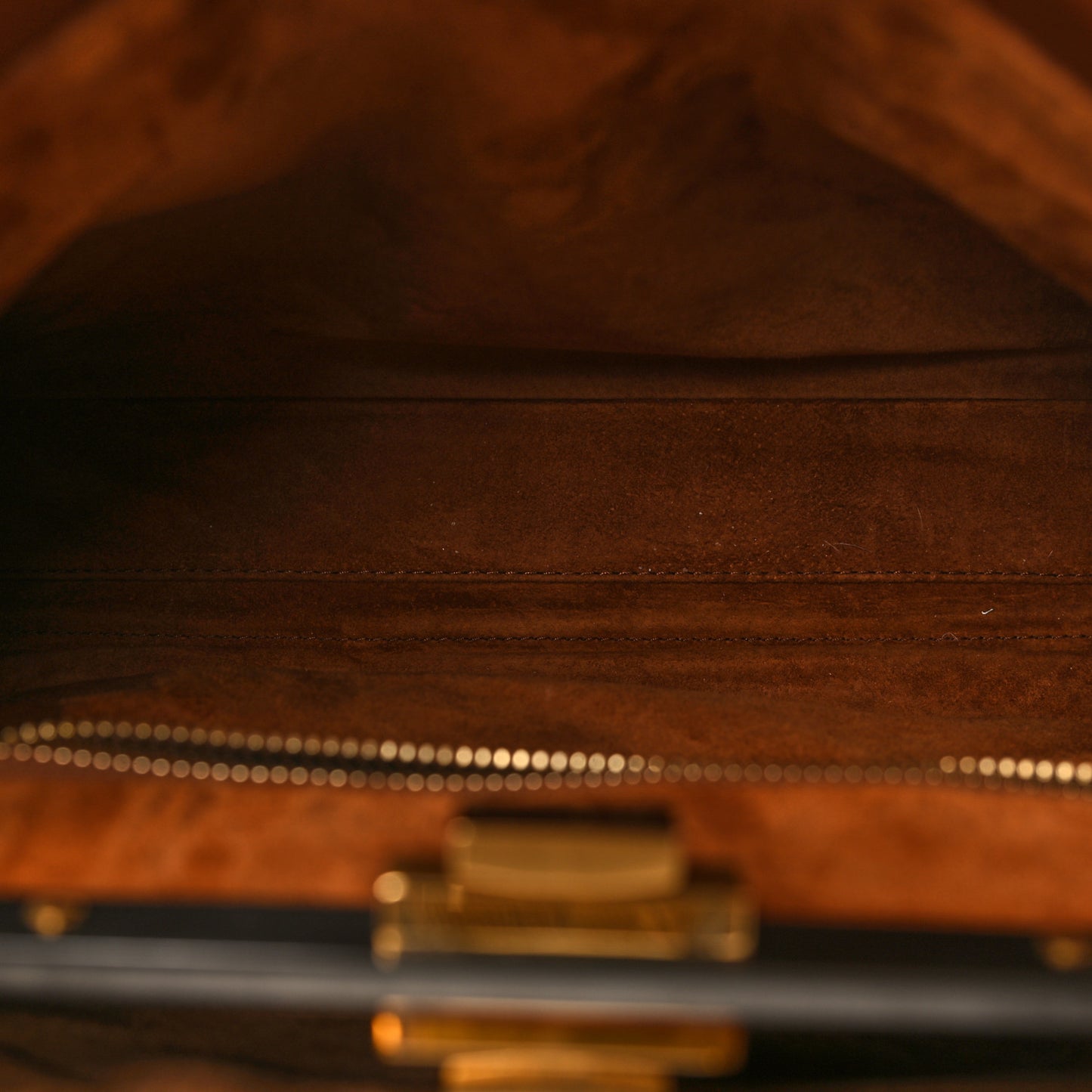 Vitello Suede Medium Peekaboo Iconic Satchel Cuoio Rame Moro