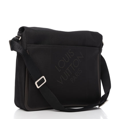 Louis Vuitton Damier Geant Messenger Bag Black 3 of 9