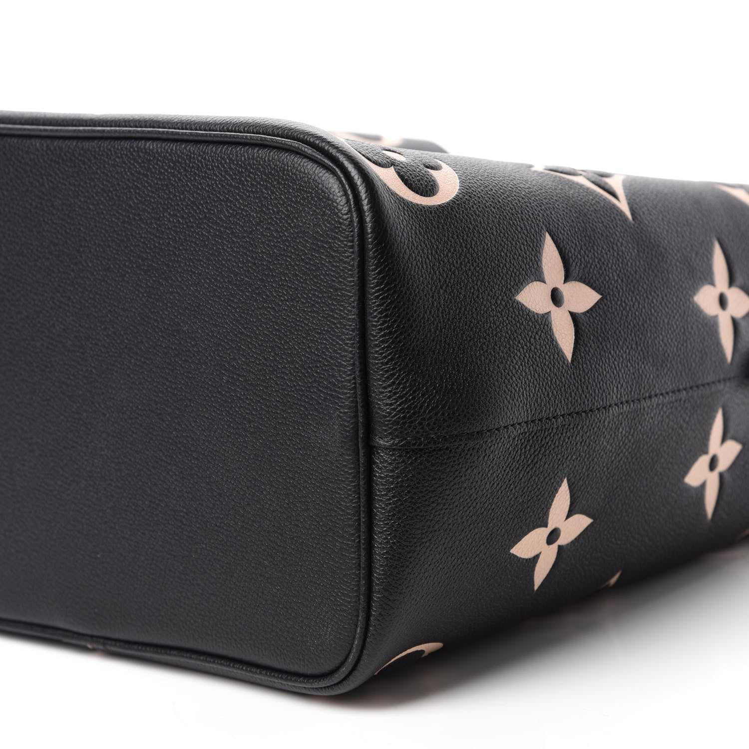 Louis Vuitton Empreinte Monogram Giant Neonoe MM Black Beige 7 of 9