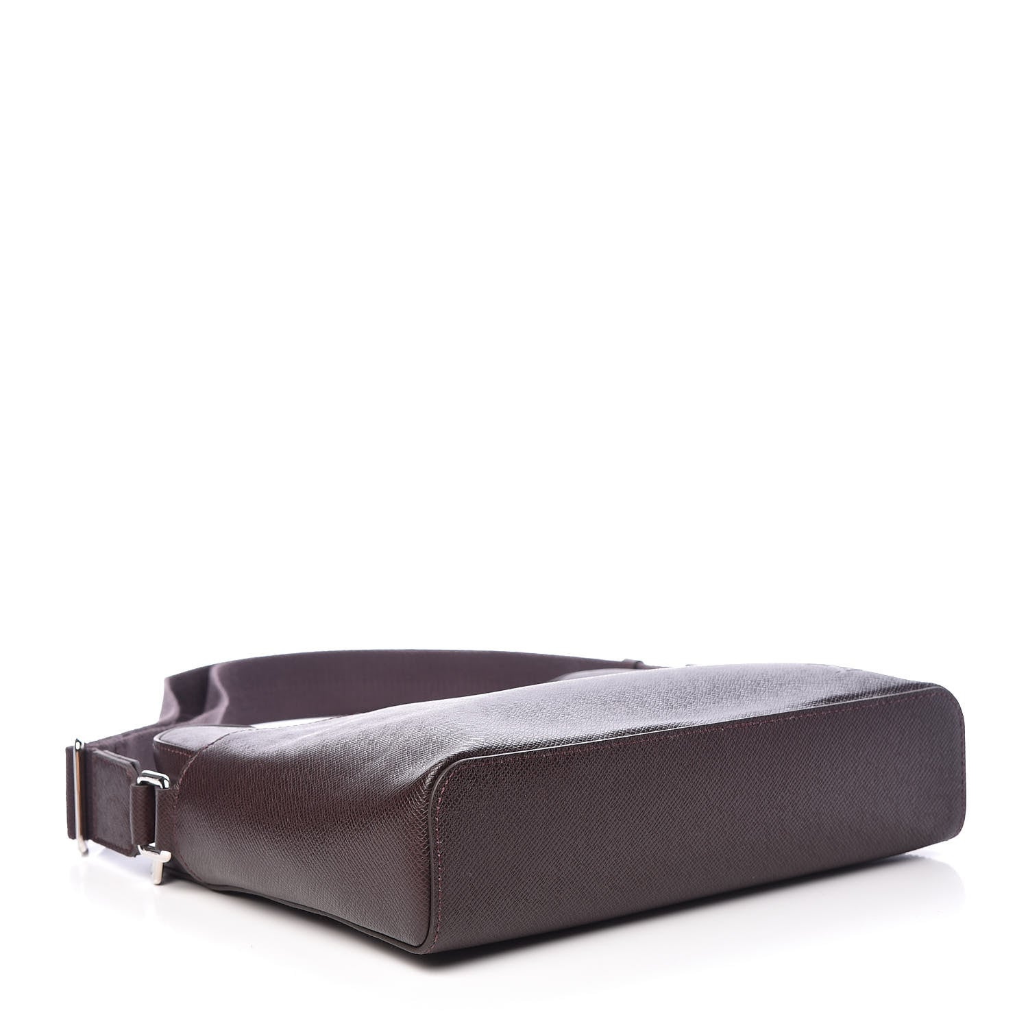 Louis Vuitton Taiga Anton Messenger PM Acajou 4 of 10