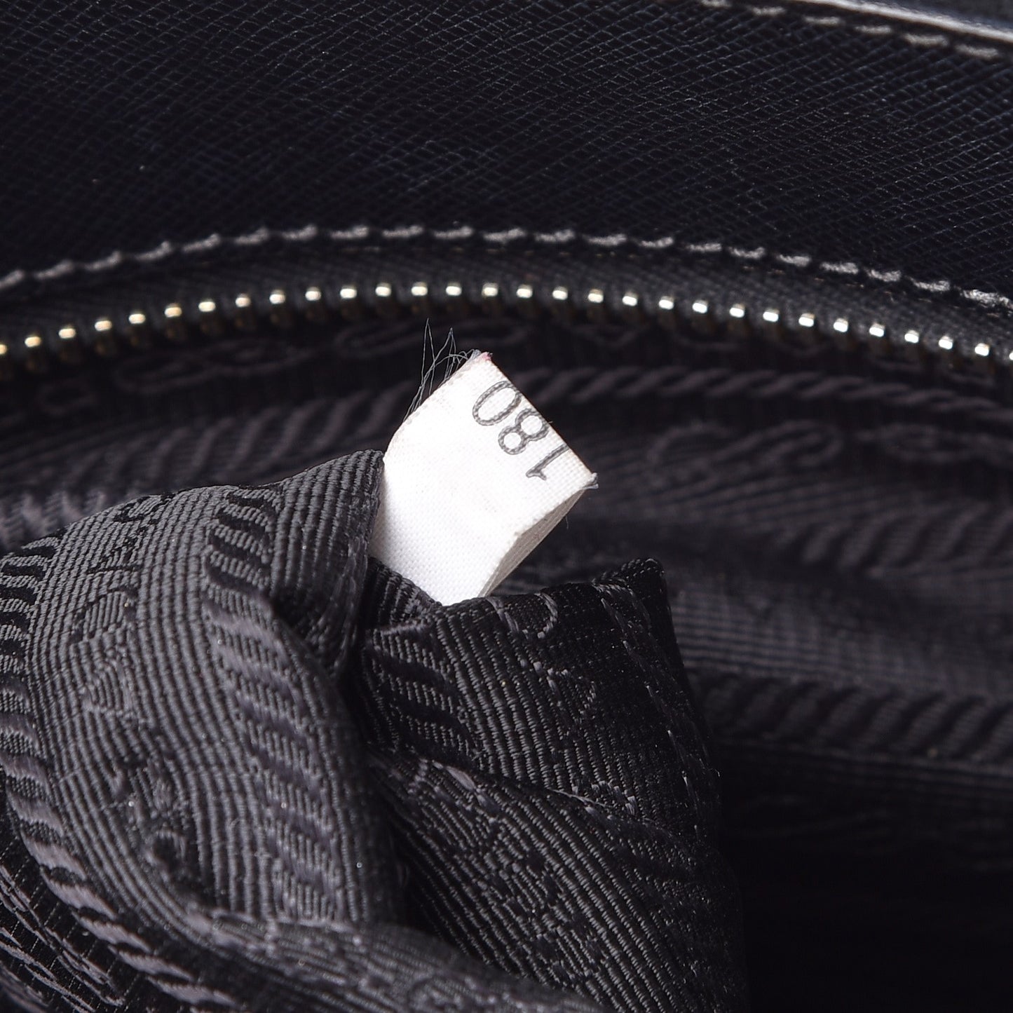 Saffiano Medium Galleria Double Zip Tote Black