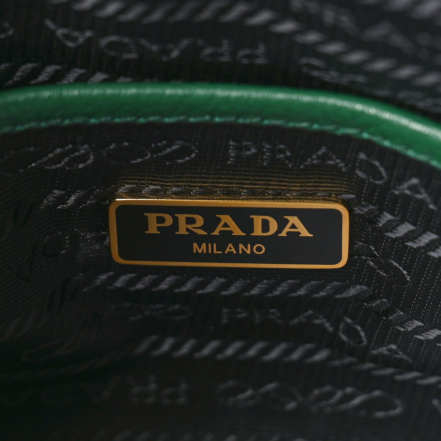 Vitello Phenix Camera Bag Smeraldo