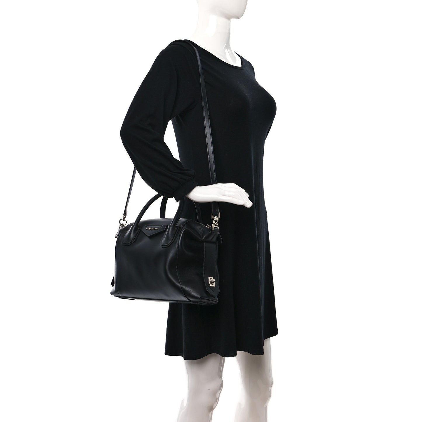 Smooth Calfskin Small Soft Antigona Black