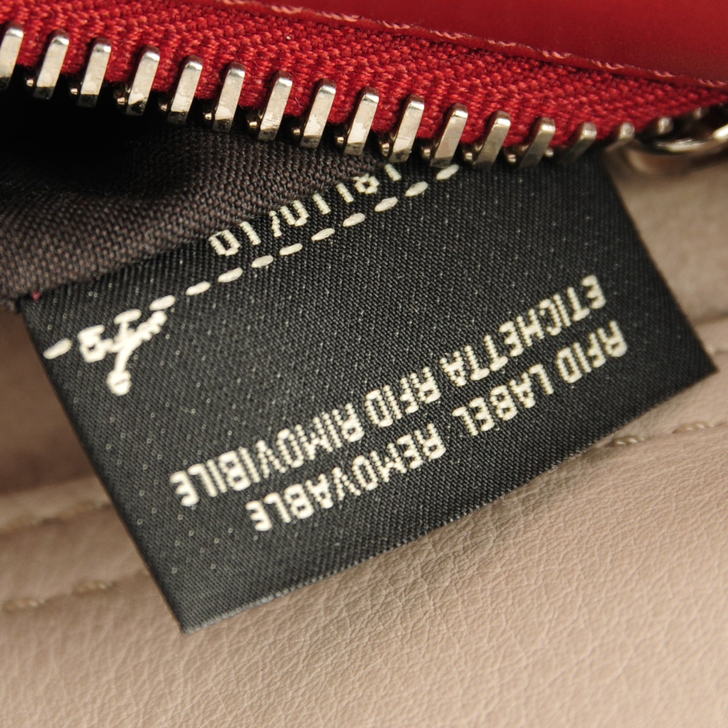 Vitello Seta Burro Medium Peekaboo Iconic Satchel Grigio Polvere Mattone