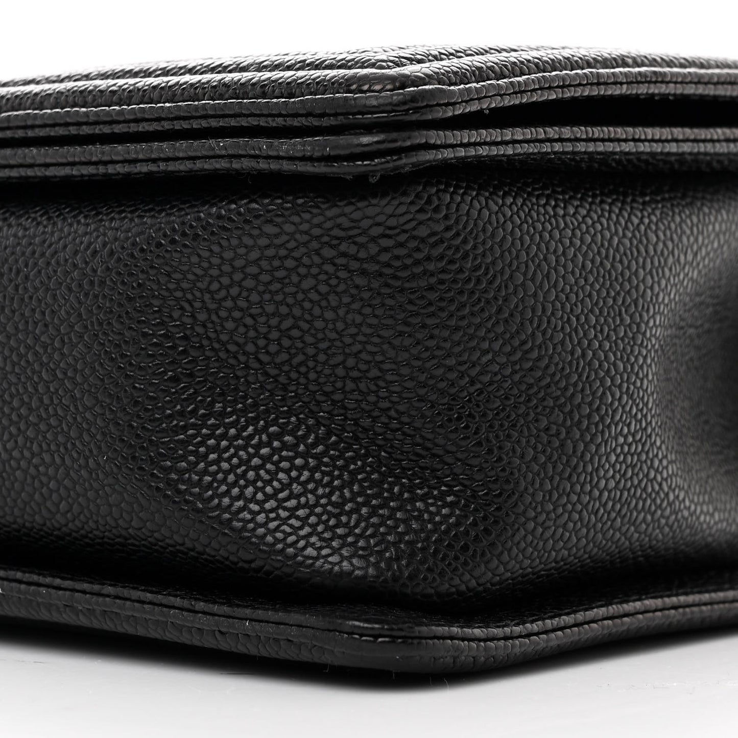 Caviar Quilted New Medium Boy Flap Black