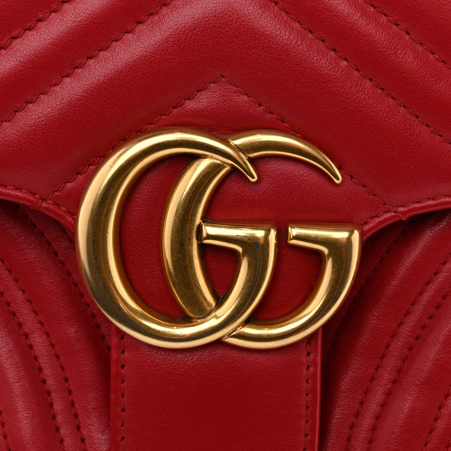 Calfskin Matelasse Small GG Marmont Shoulder Bag Hibiscus Red