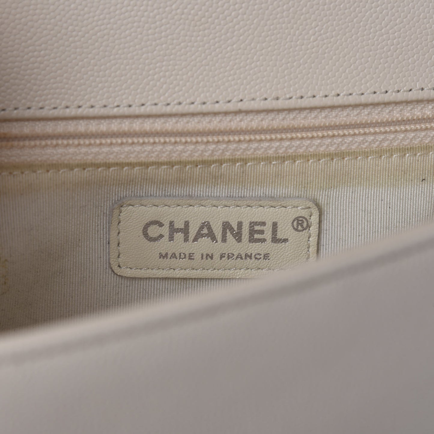 Caviar Quilted New Medium Boy Flap White