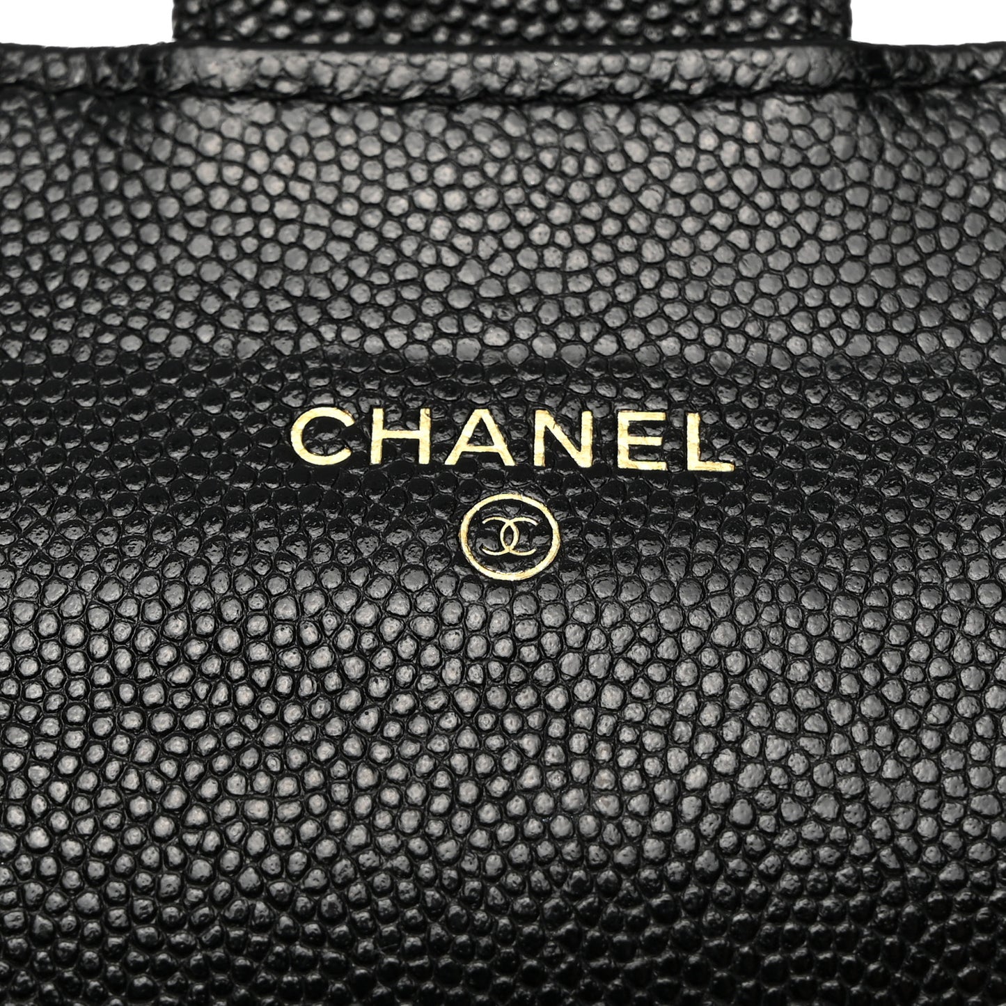 Caviar Quilted Medium Gusset Flap Wallet Black