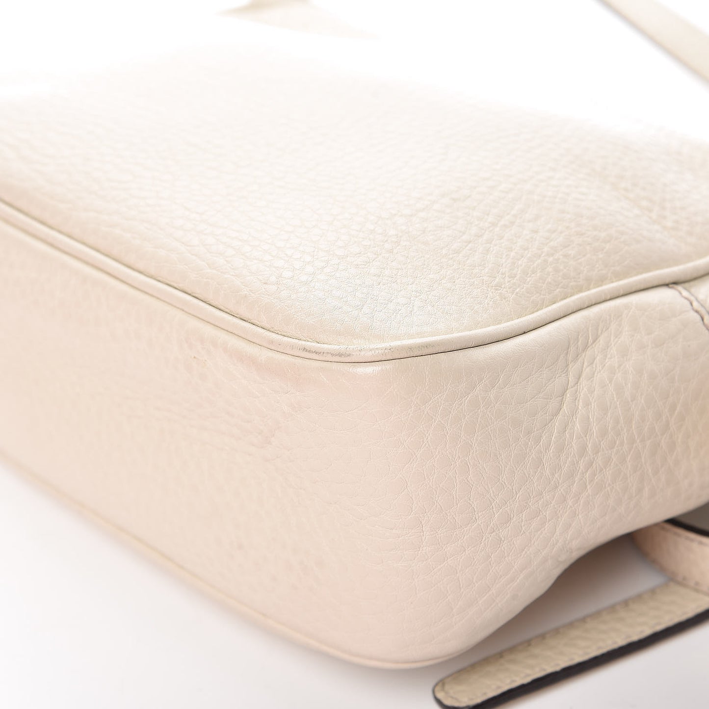Pebbled Calfskin Small Soho Disco Bag Off White