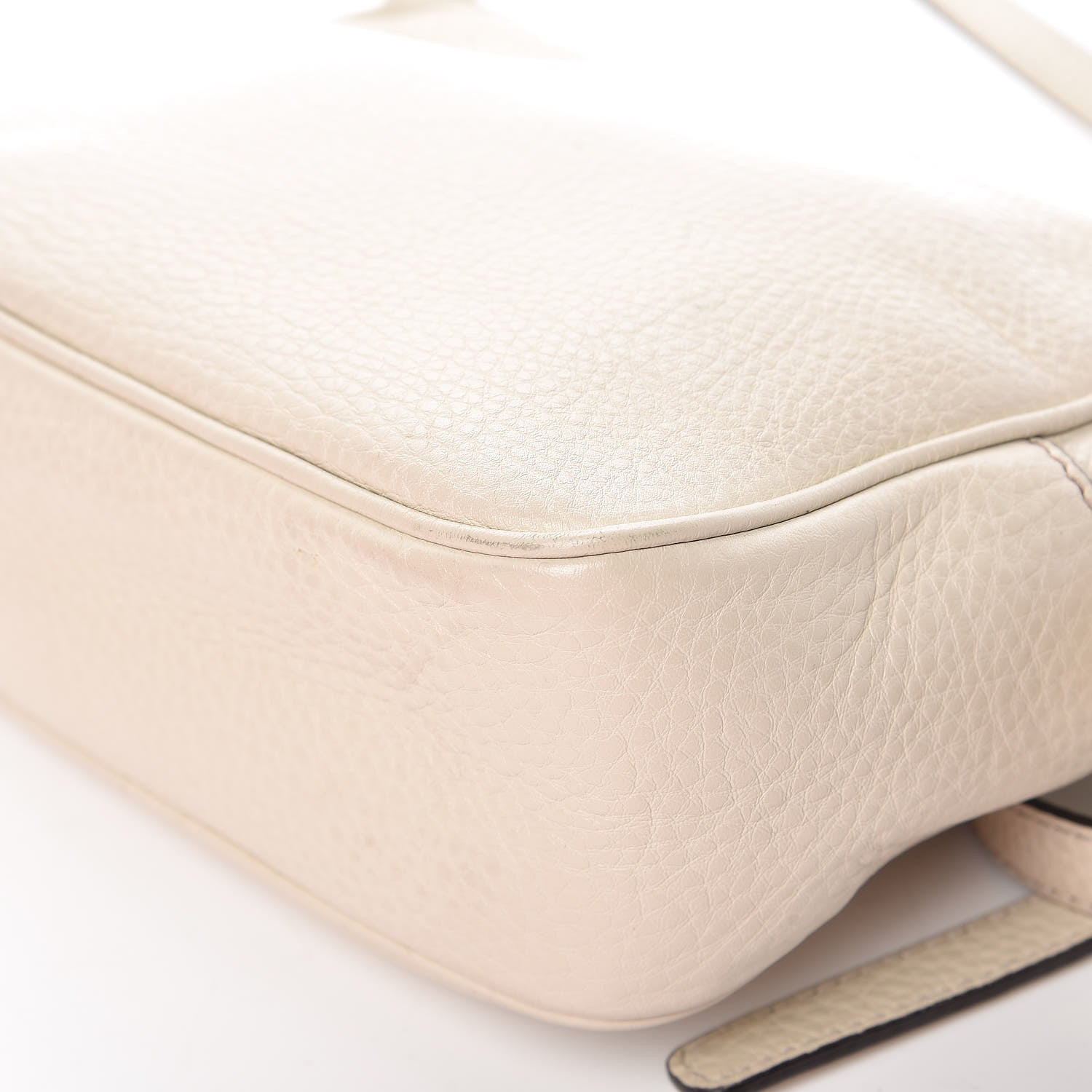 Gucci Pebbled Calfskin Small Soho Disco Bag Off White 12 of 15