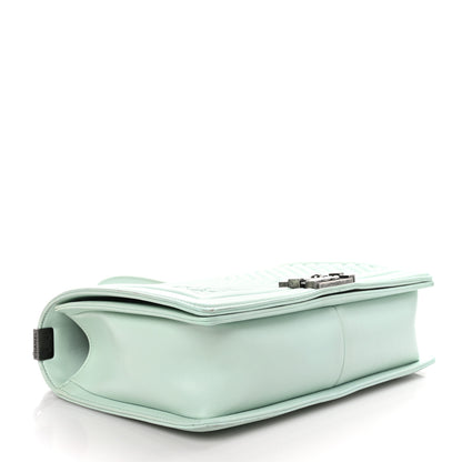 Chanel Wrinkled Lambskin Chevron Quilted New Medium Boy Flap Light Green 4 of 10