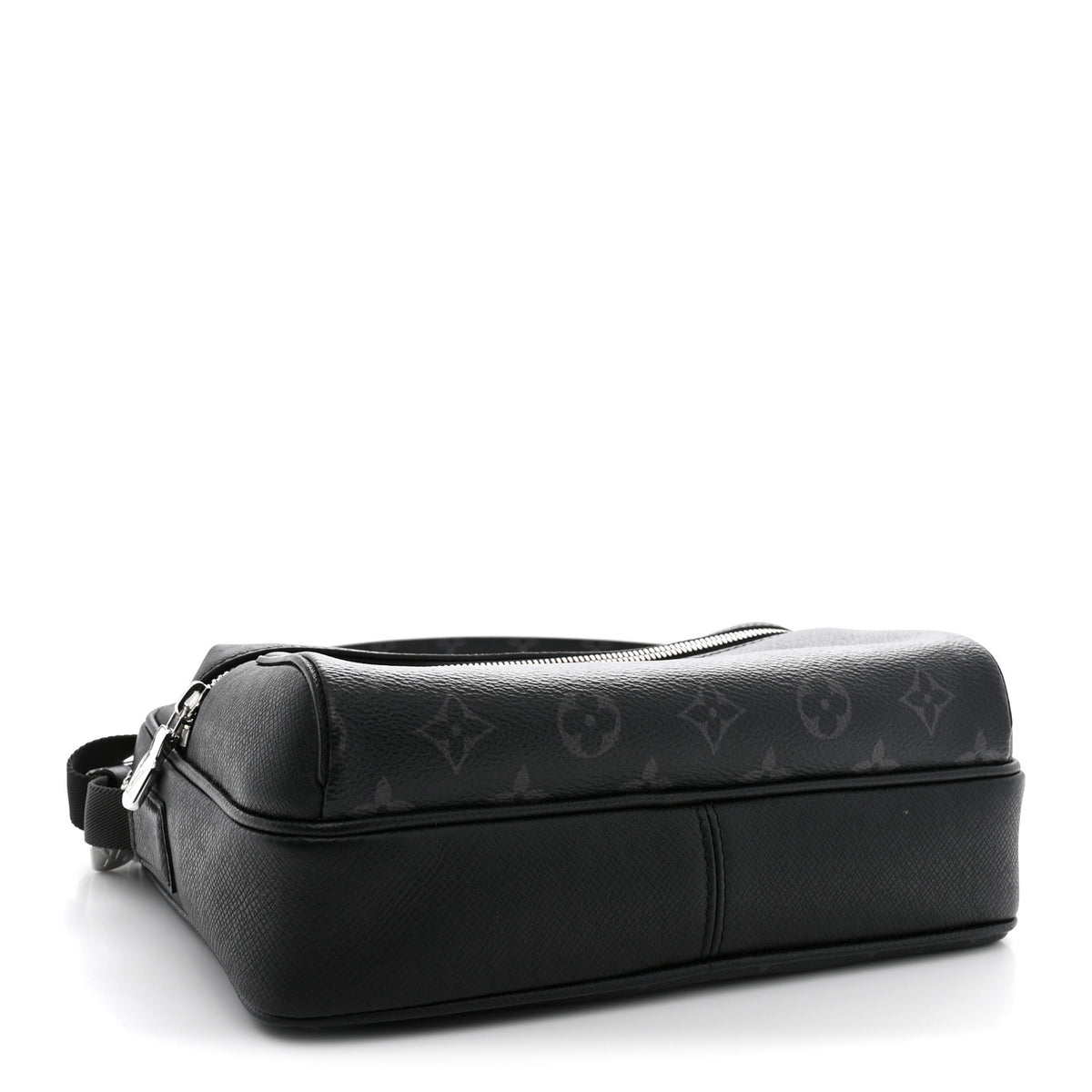 Taiga Monogram Eclipse Outdoor Messenger Black
