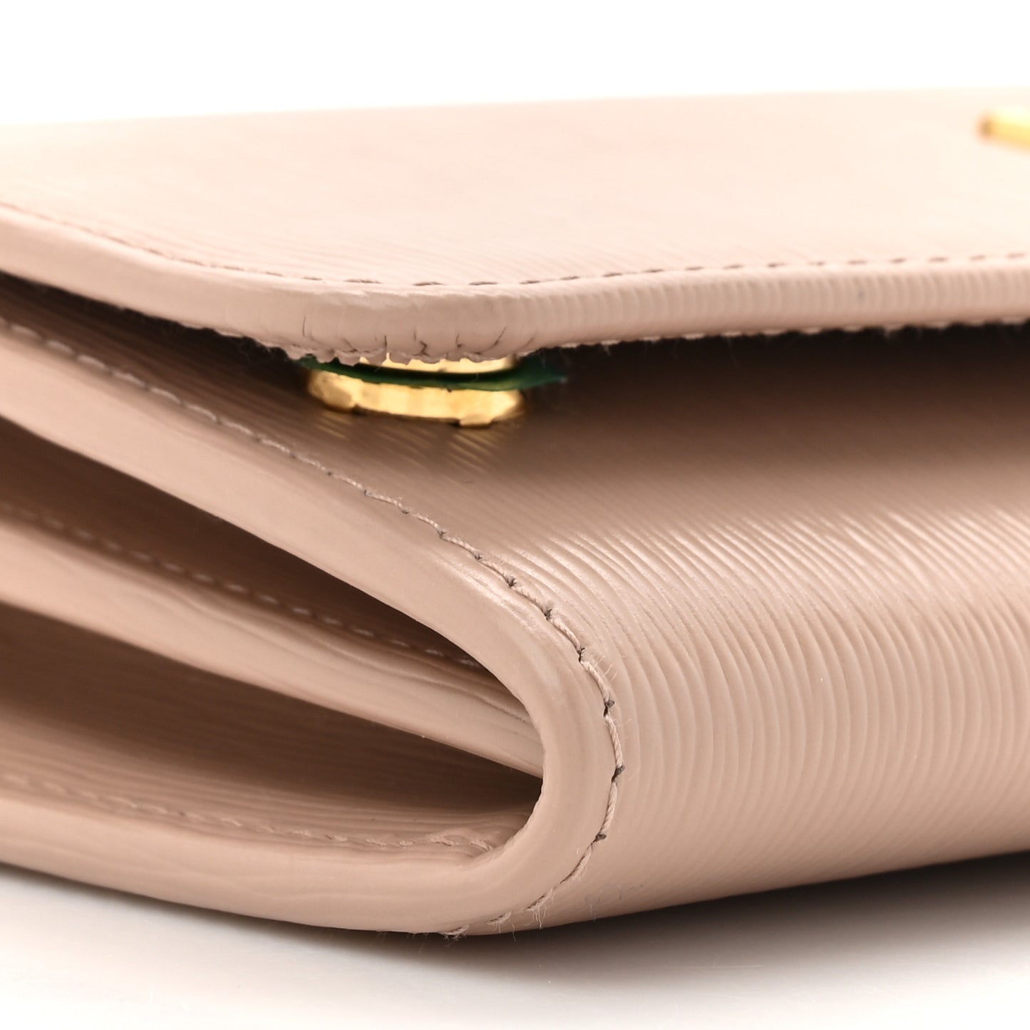 Vitello Move Metal Oro Chain Wallet Cipria