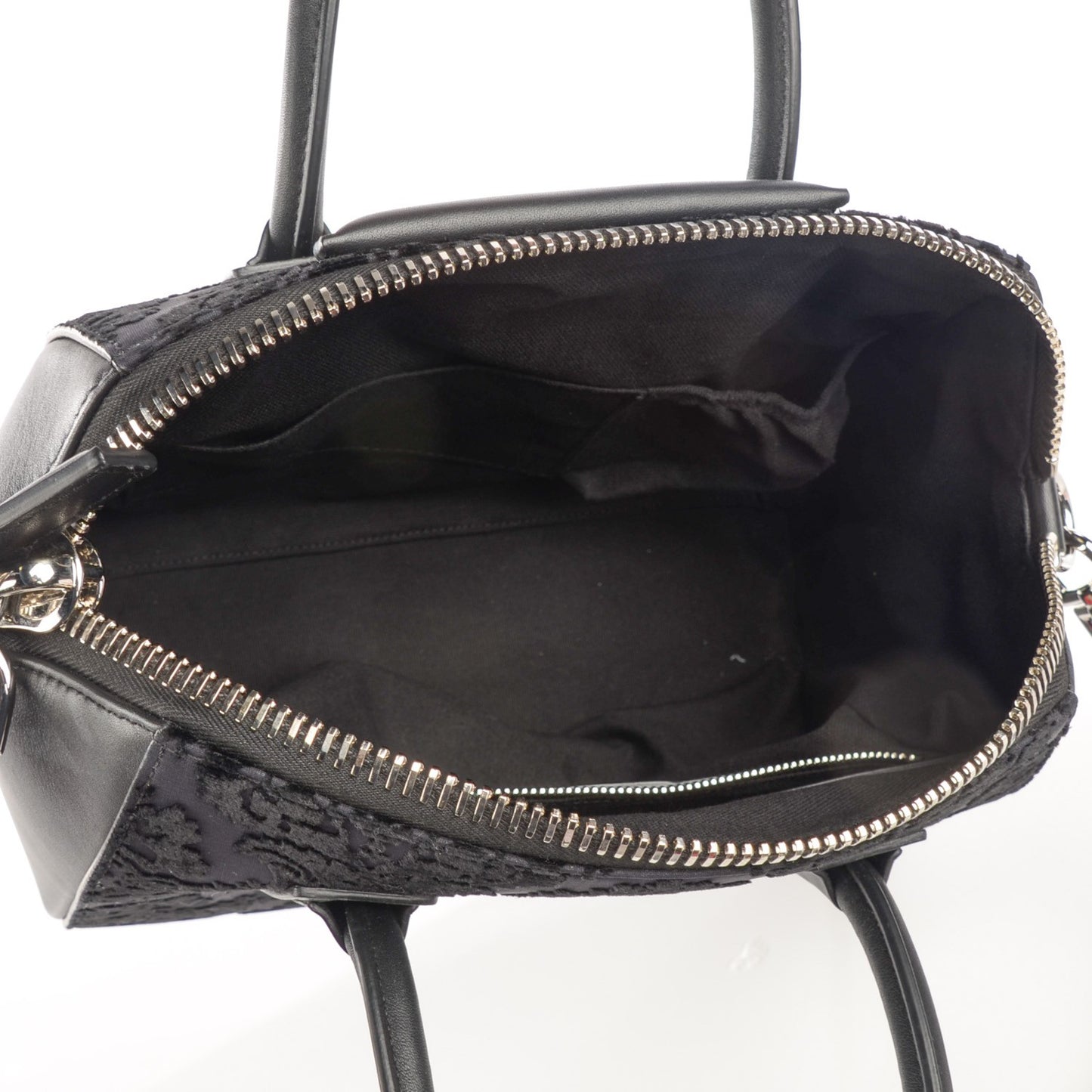 Calfskin Velvet Small Devoree Antigona Black