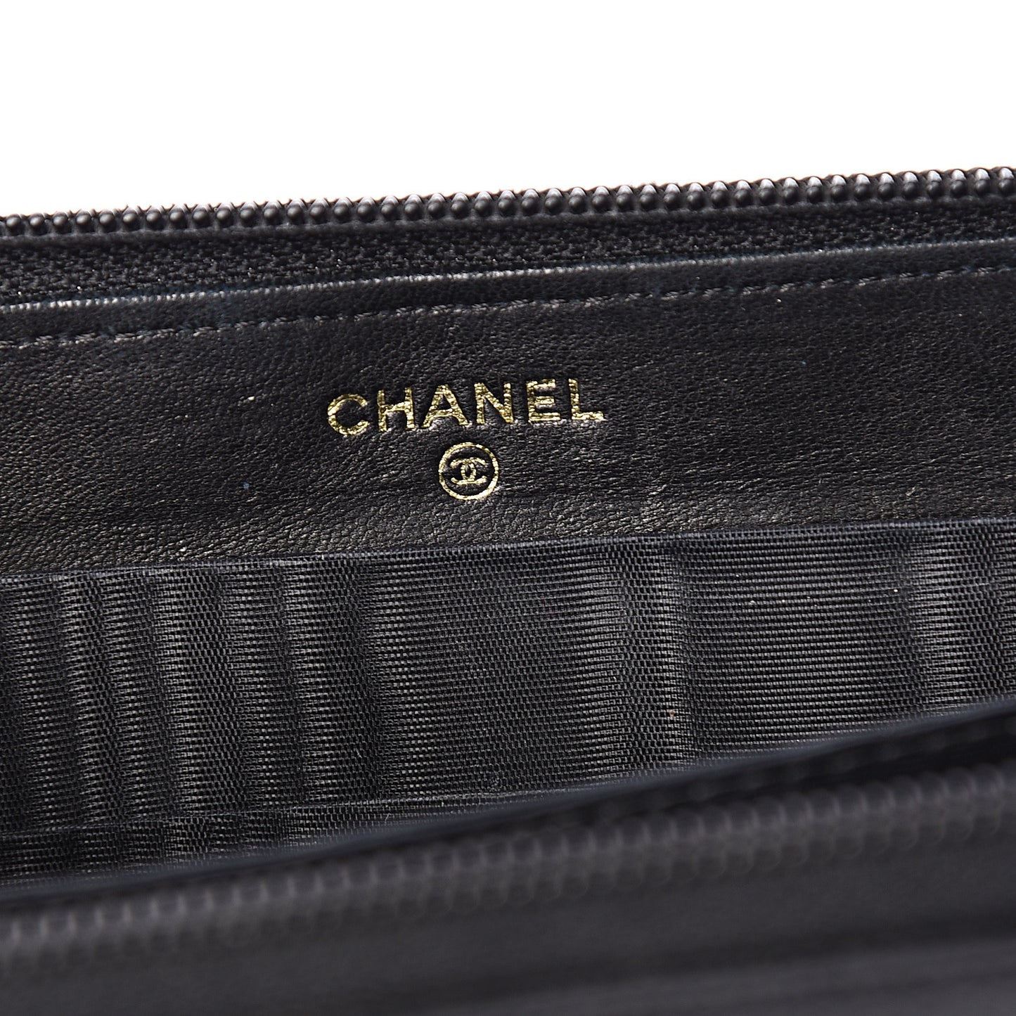 Caviar Timeless CC Large Gusset Zip Around Wallet Black