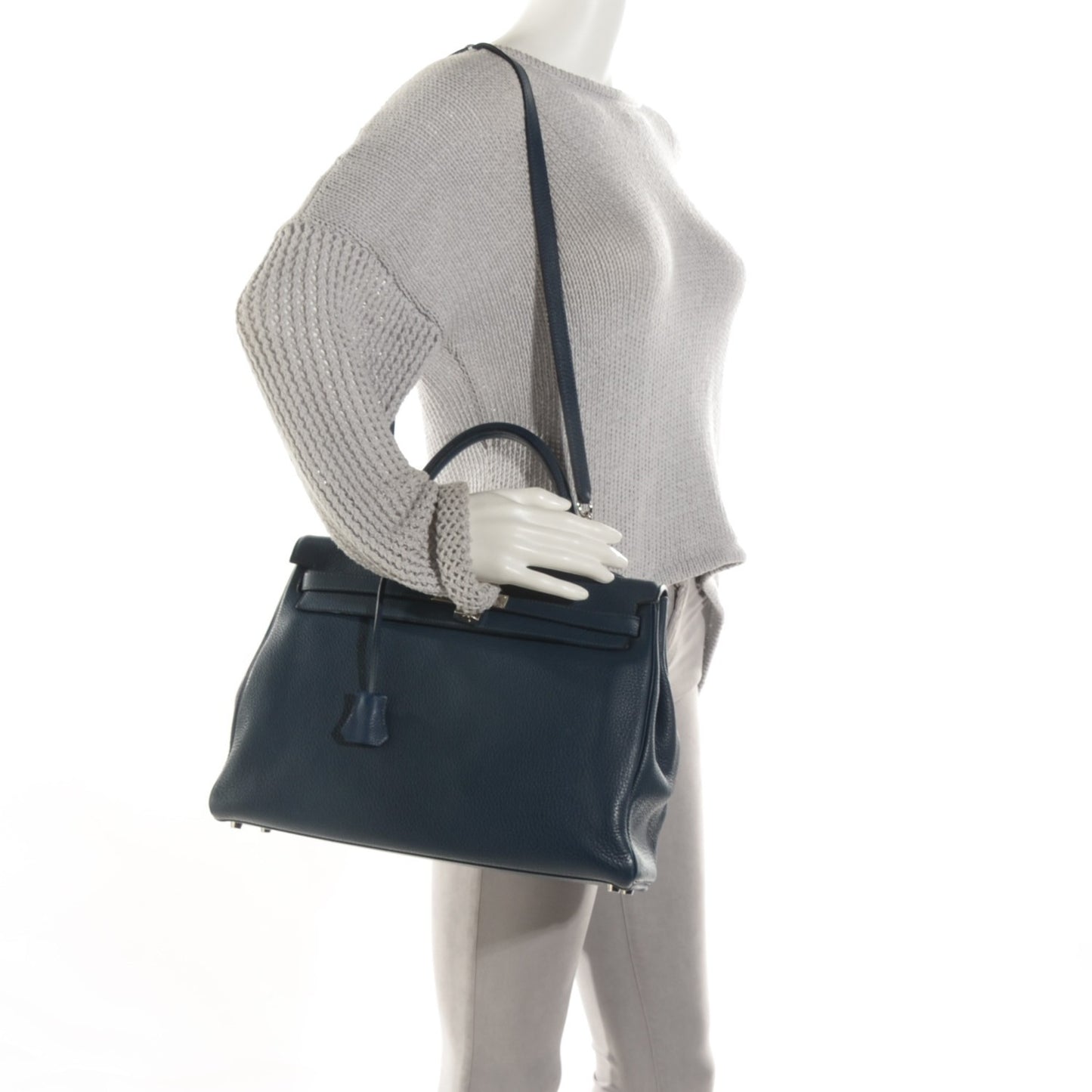 Taurillon Clemence Kelly Retourne 35 Bleu De Prusse