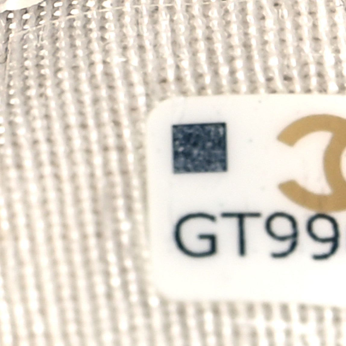 Caviar Quilted Card Holder White