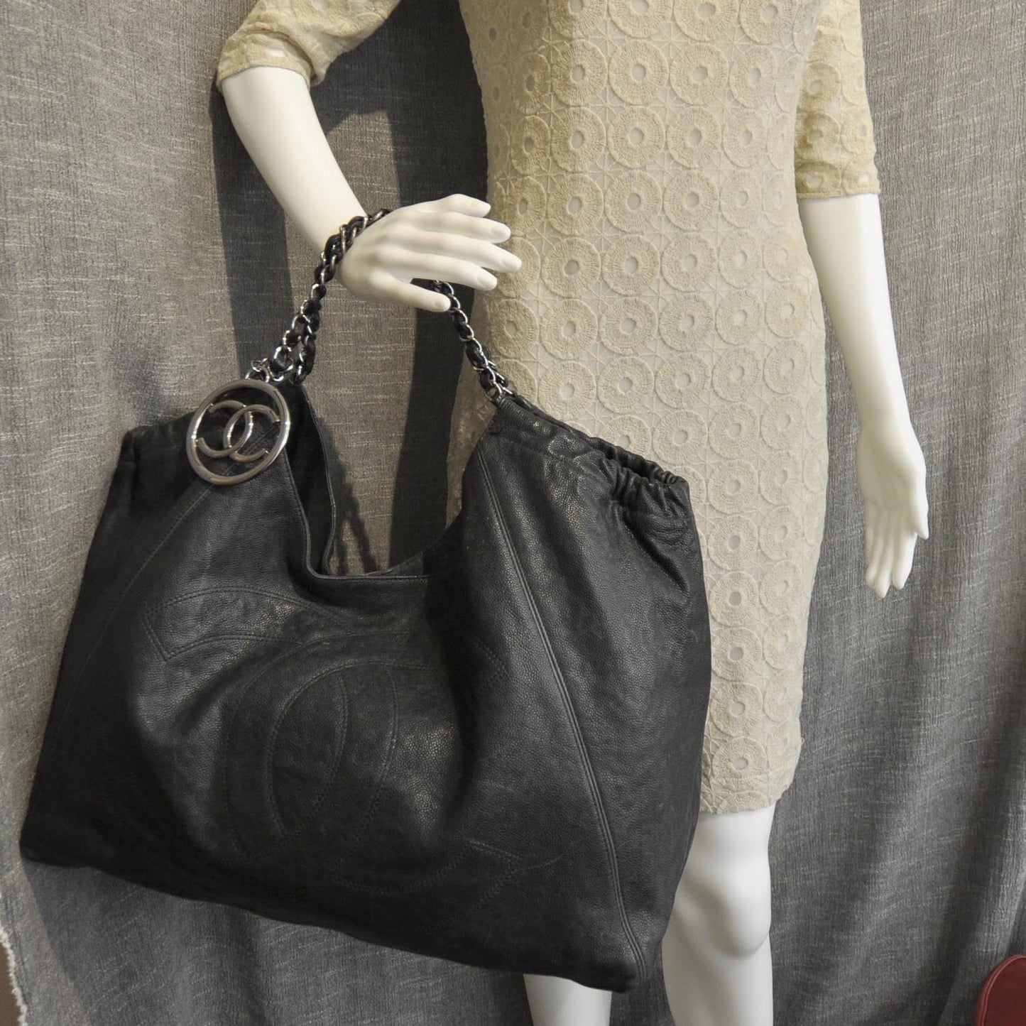 Caviar XL Coco Cabas Black