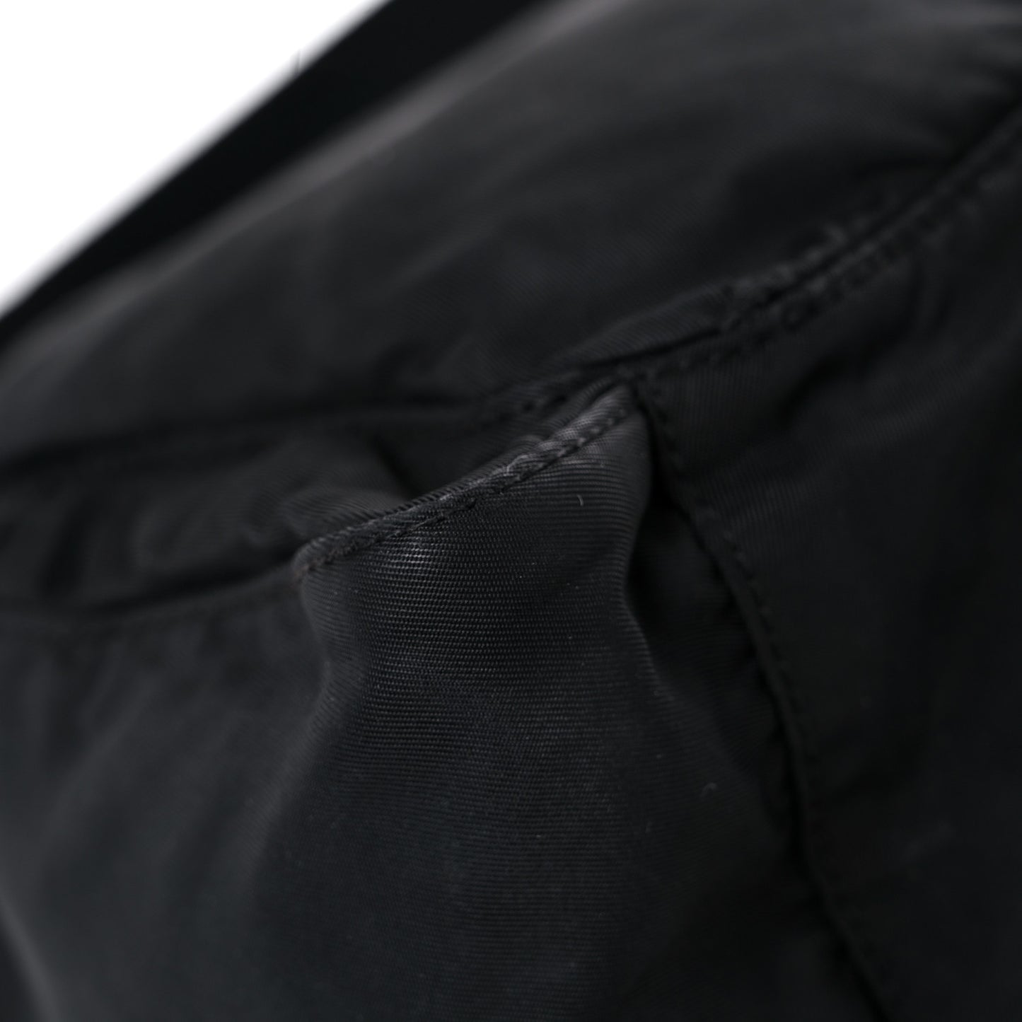 Nylon Vela Messenger Black