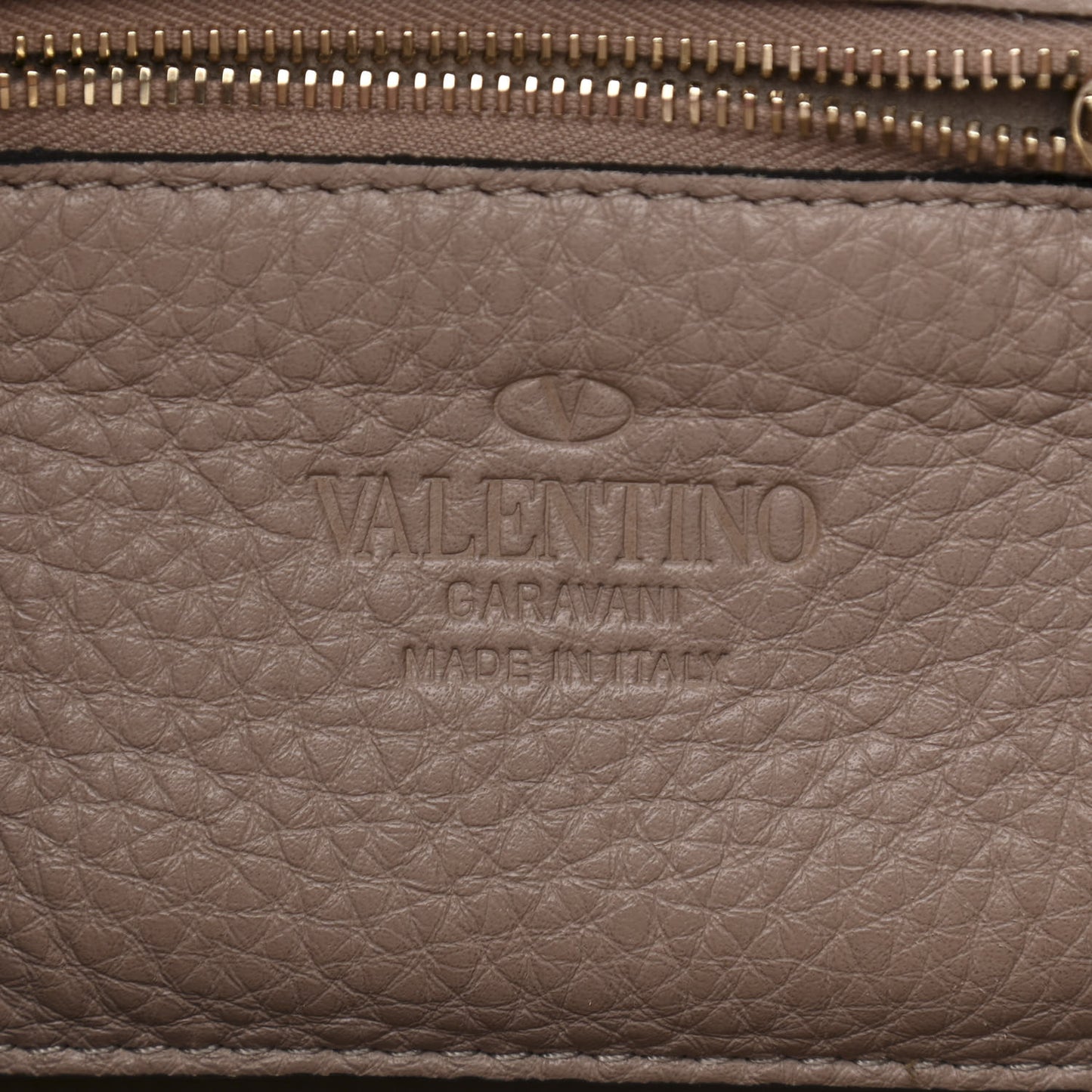 Pebbled Calfskin Mini Rockstud Tote Poudre
