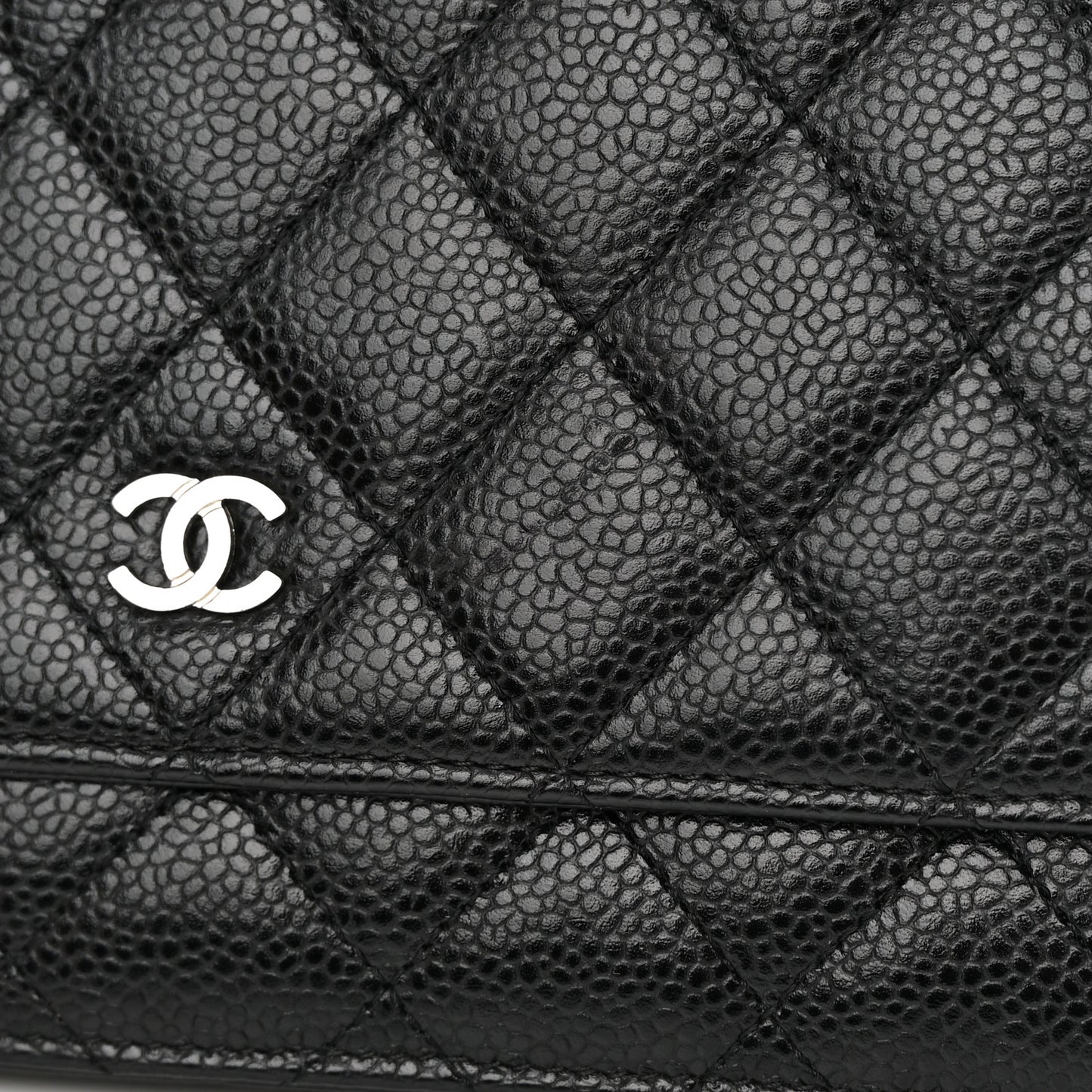 Caviar Quilted Wallet on Chain WOC Black