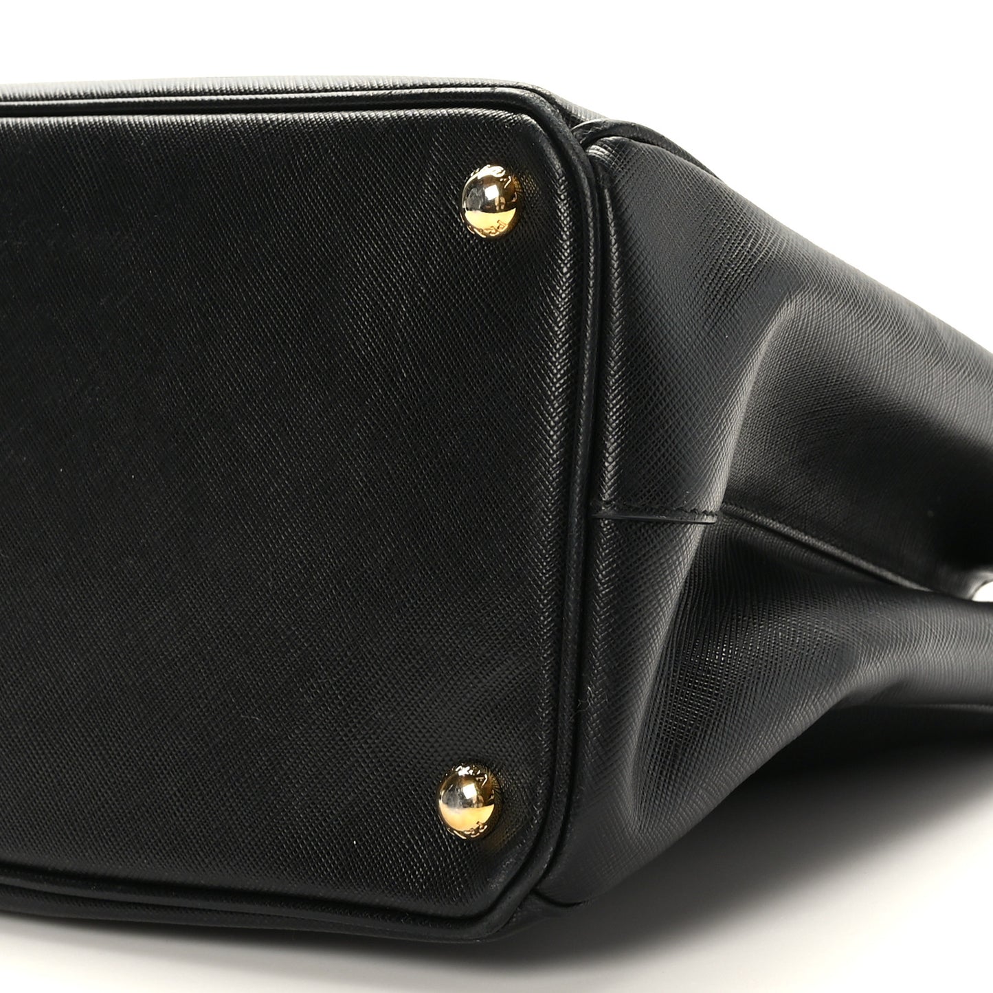 Saffiano Medium Galleria Double Zip Tote Black