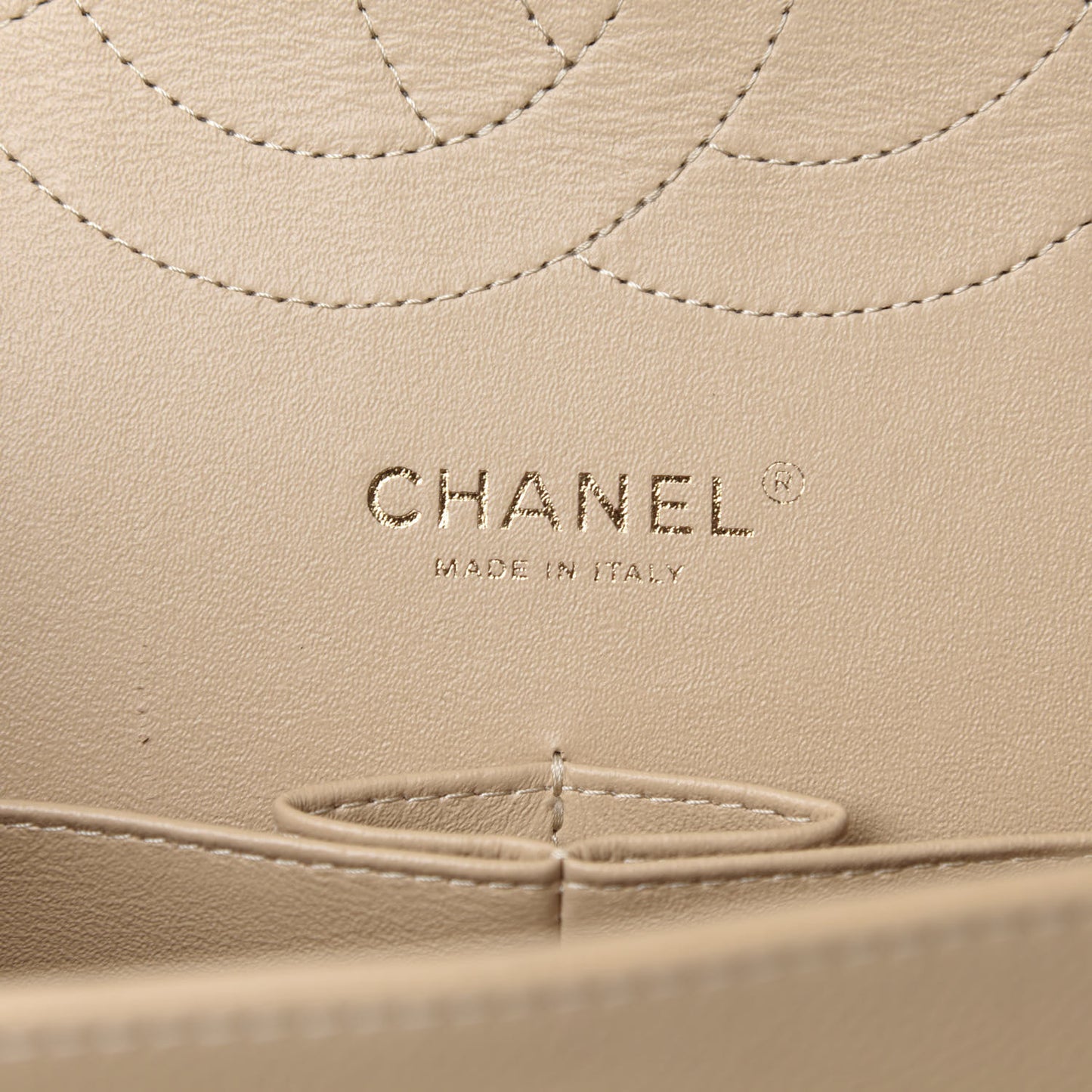 Caviar Quilted Jumbo Double Flap Beige Clair
