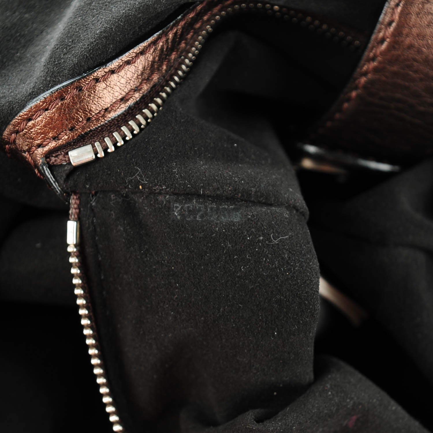 Louis Vuitton Mahina L Mordore 7 of 7