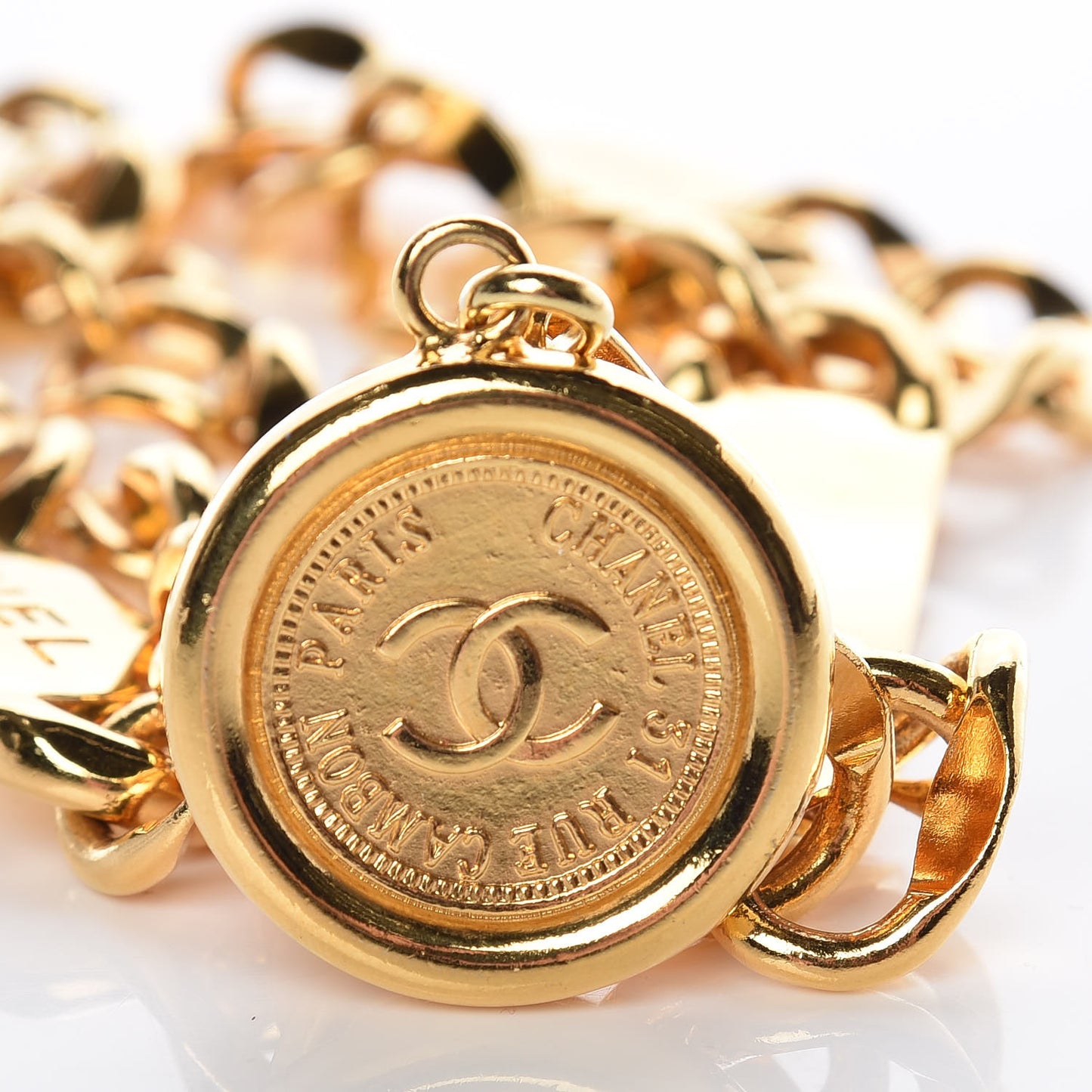 Chain CC Medallion Belt Gold