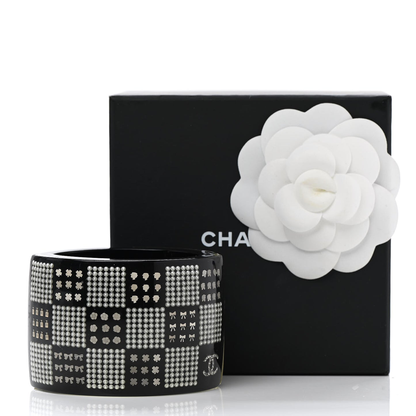 Resin Pearl Crystal CC Cuff Black