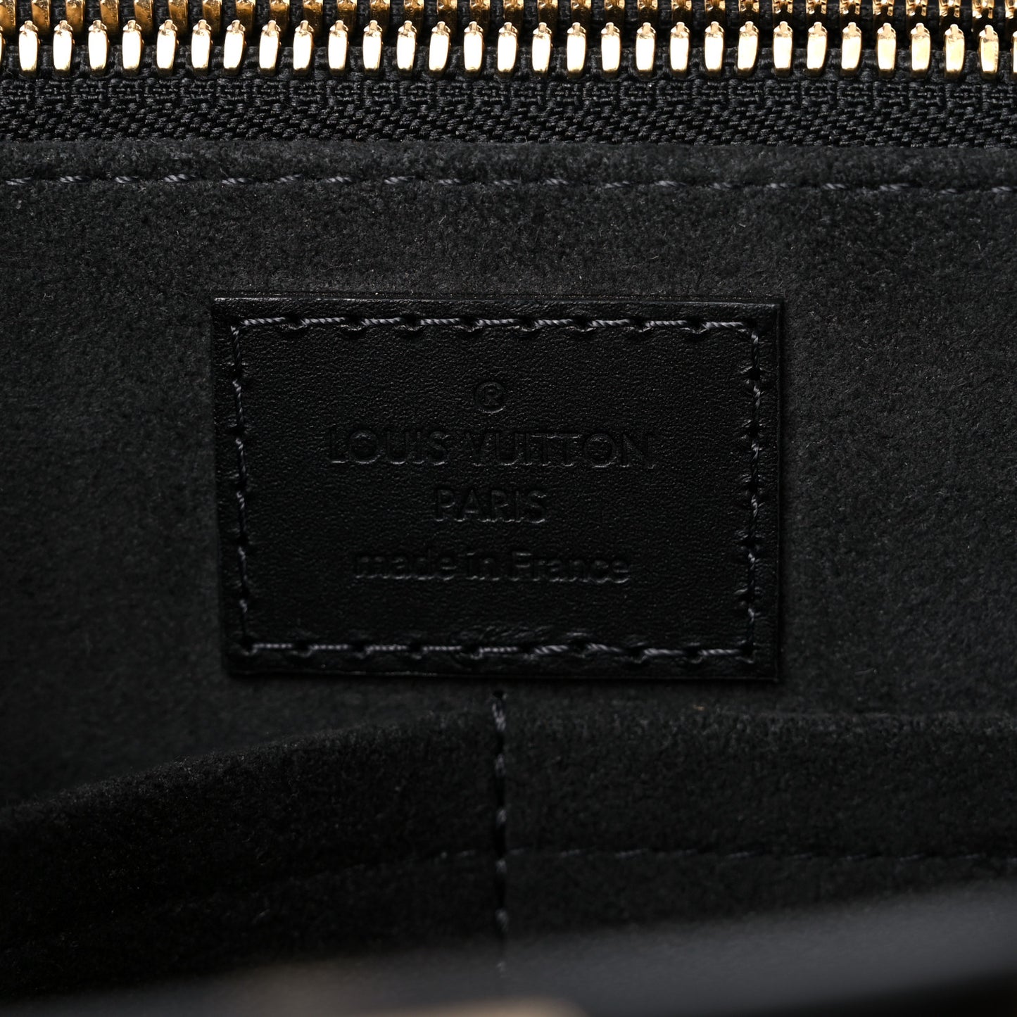 Monogram Cuir Plume Very Tote MM Black