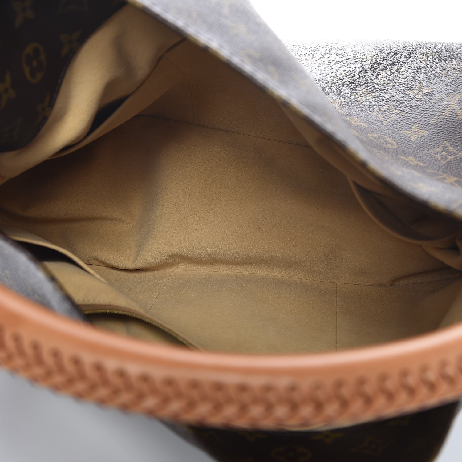 Louis Vuitton Monogram Artsy MM 5 of 8