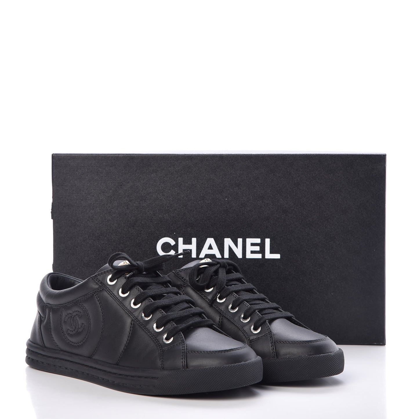 Oily Calfskin Pearl Low Top CC Sneakers 37.5 Black
