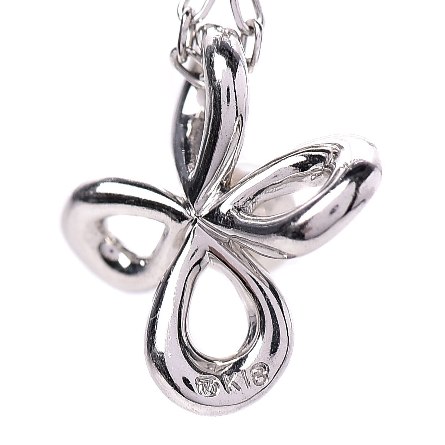 18K White Gold Pearl 4mm Flower Pendant Necklace