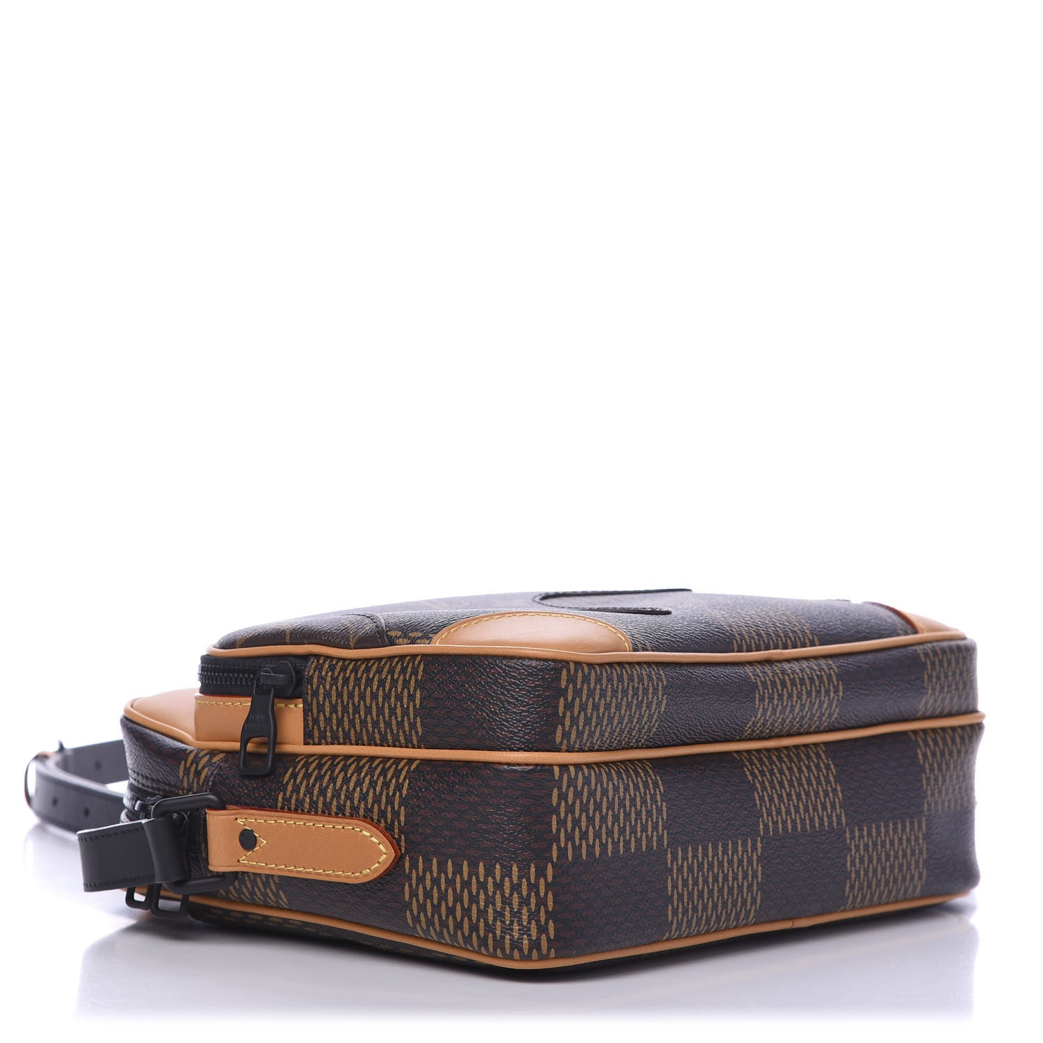 Louis Vuitton X NIGO Giant Damier Ebene Monogram Nil Messenger 4 of 9