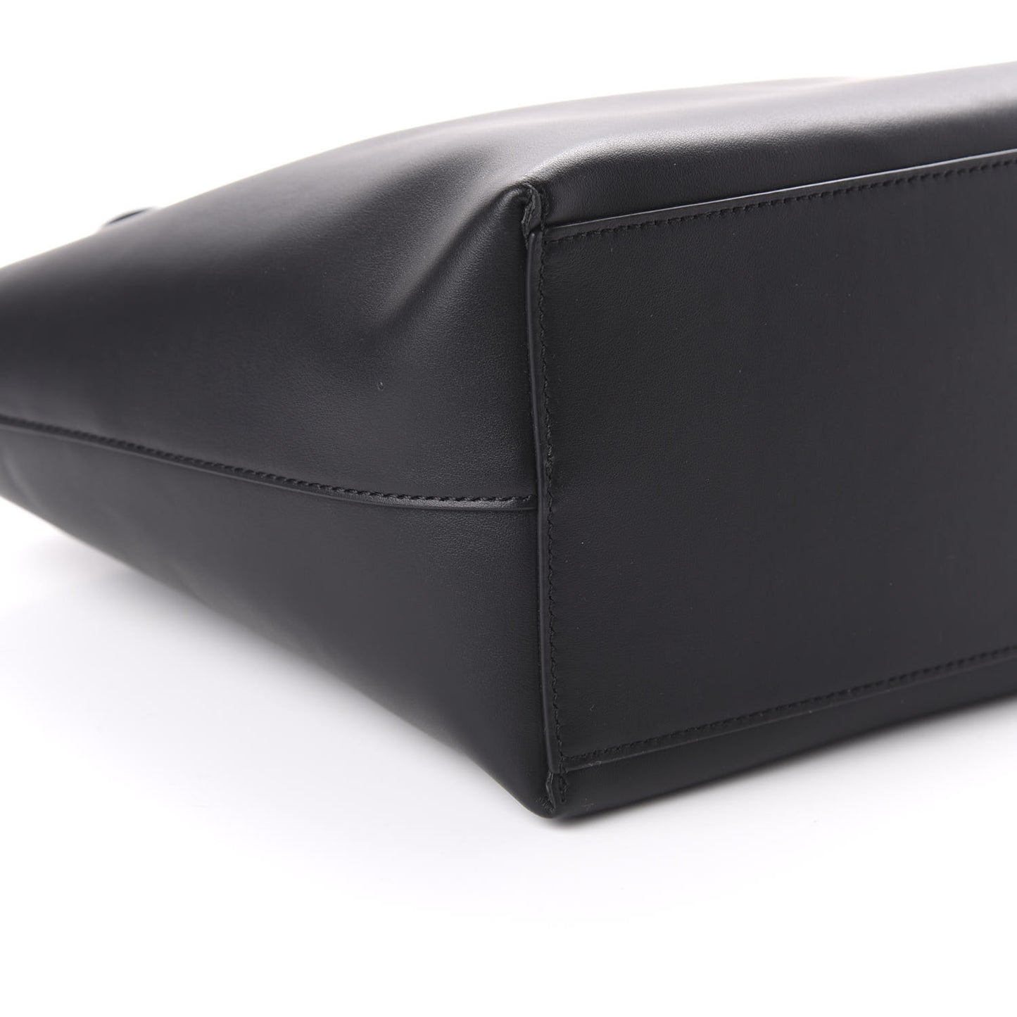 Vitello Virtus Tote Black