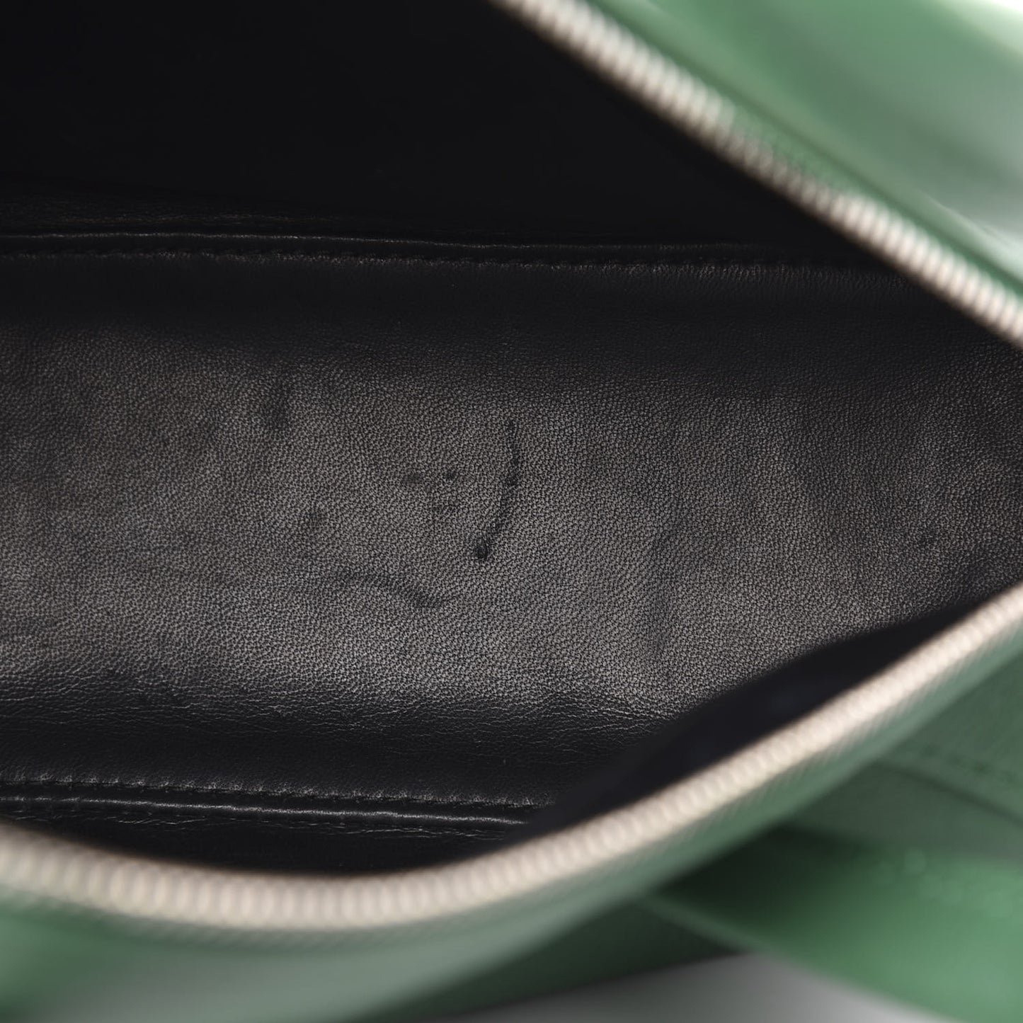 Shiny Day Calfskin S Triangle Duffle Vert Irlandais