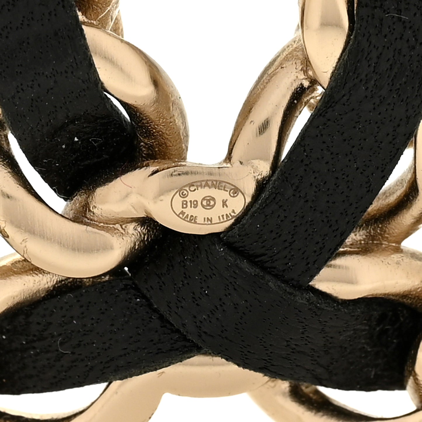 Lambskin Pearl Chain CC Brooch Gold Black