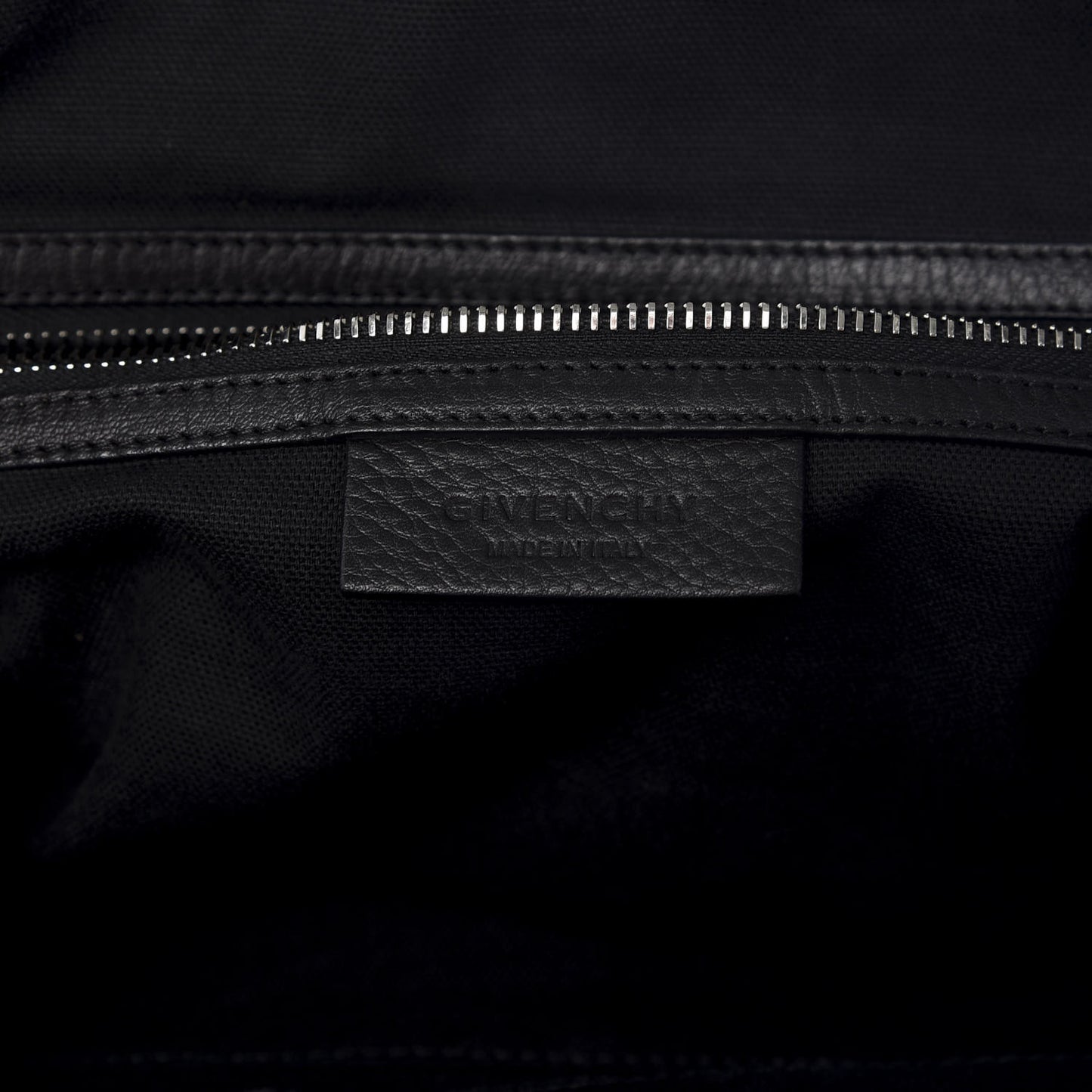 Waxy Grained Calfskin Medium Nightingale Black