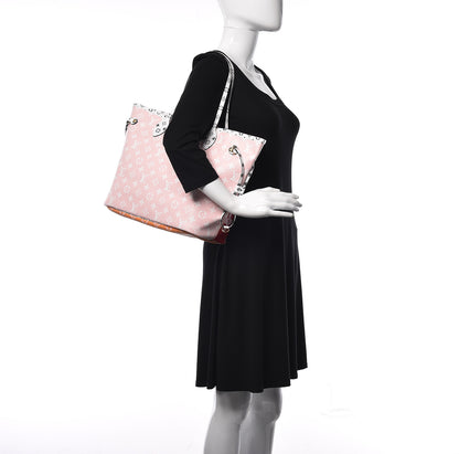 Louis Vuitton Monogram Giant Neverfull MM Rouge 2 of 13