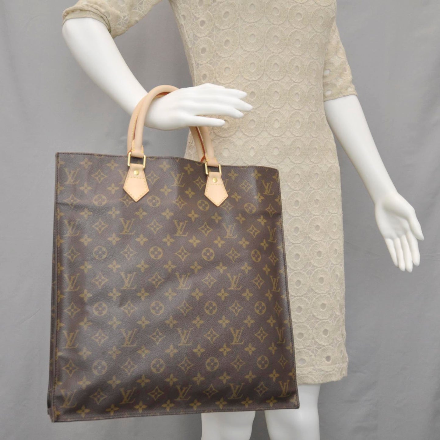 Monogram Sac Plat